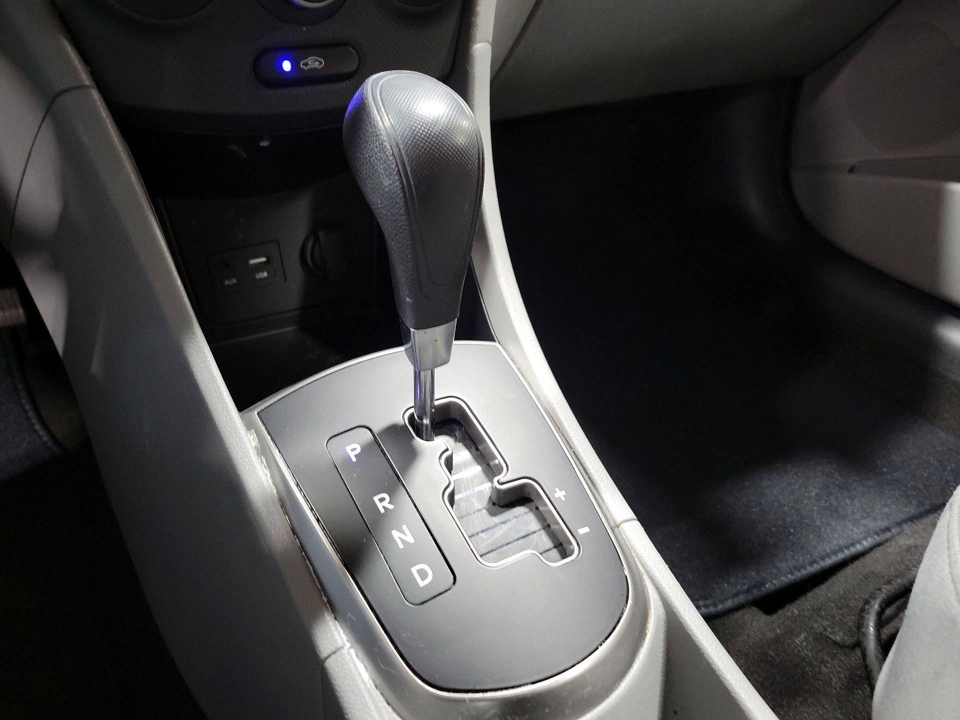 Thumbnail: 2016 Hyundai Accent - 16