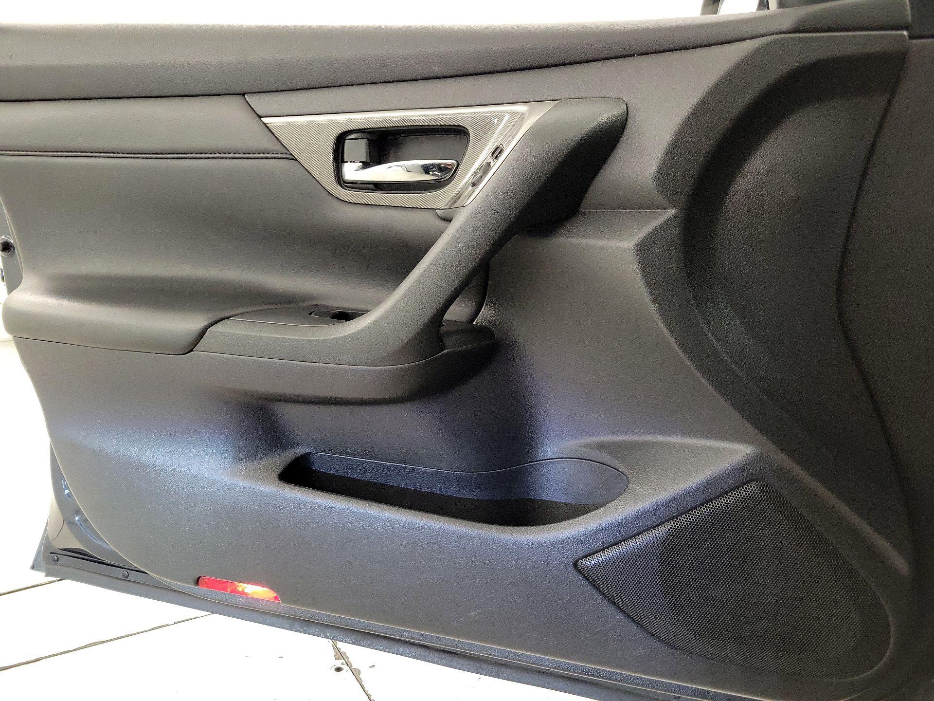 Thumbnail: 2014 Nissan Altima - 12