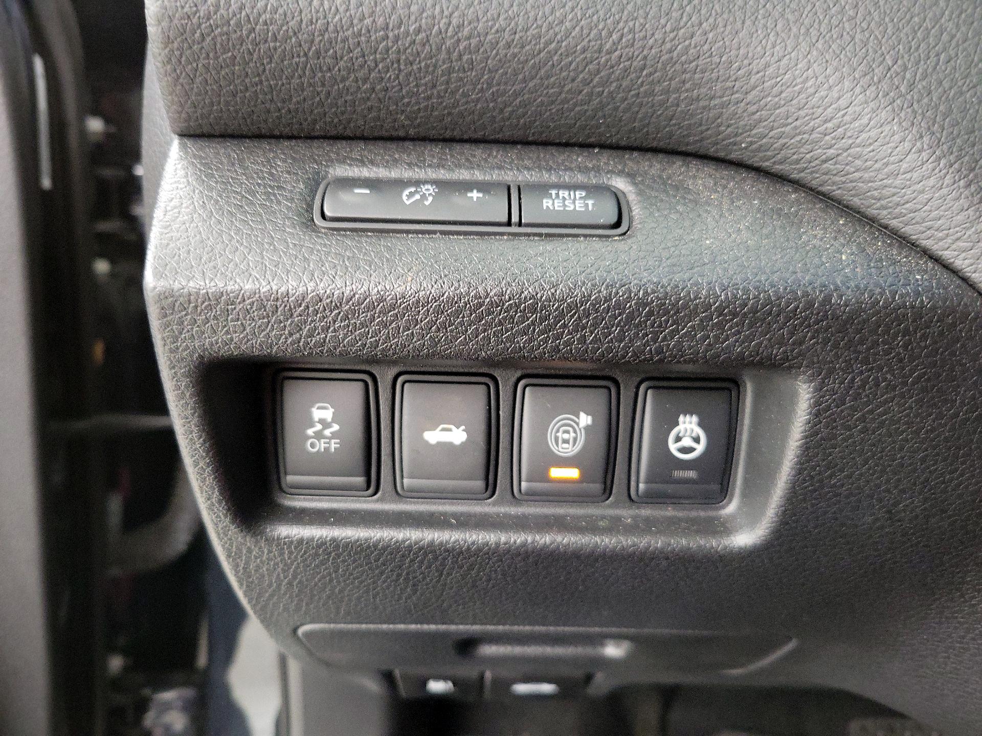 Thumbnail: 2014 Nissan Altima - 13