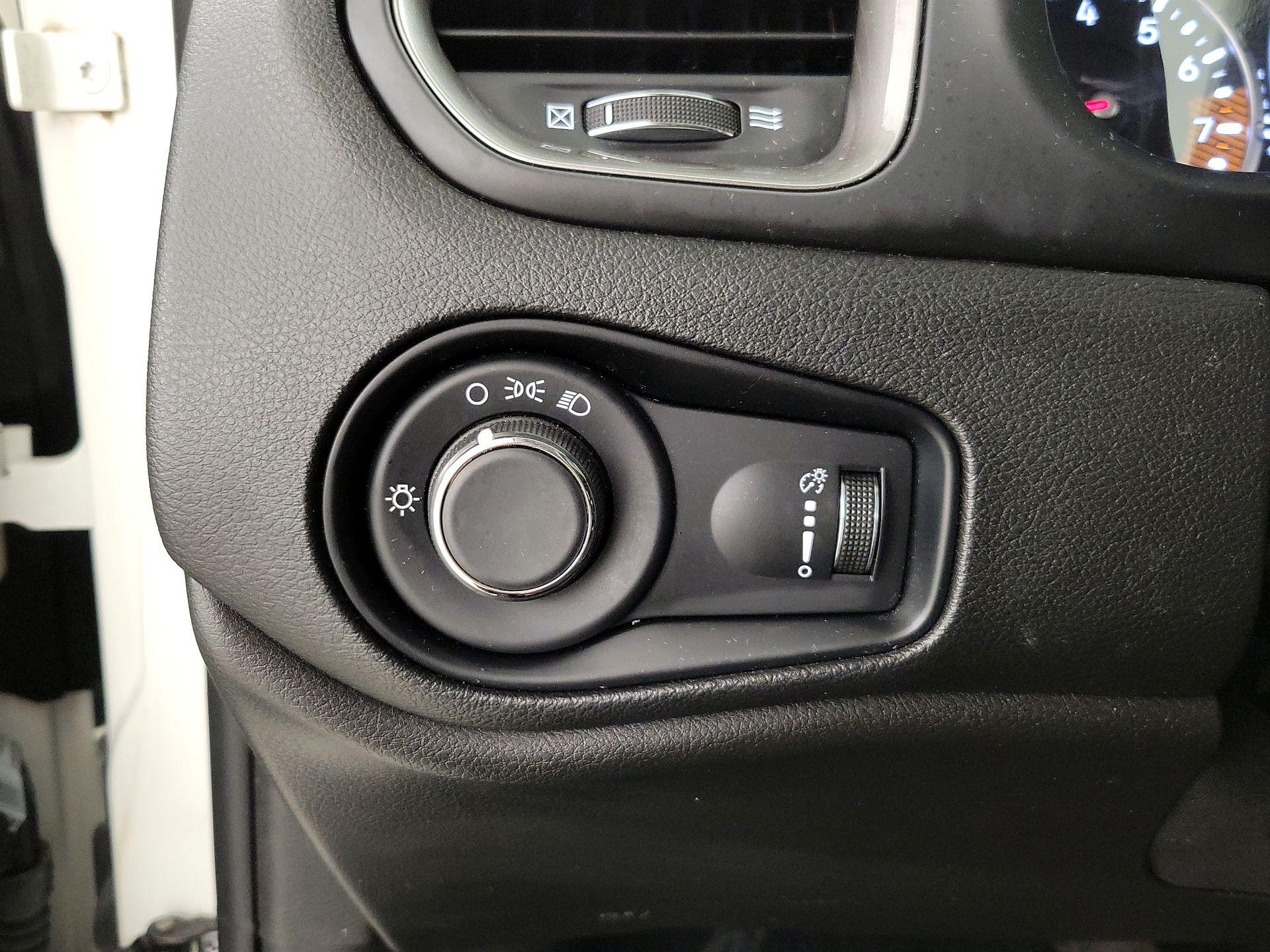 Thumbnail: 2022 Jeep Renegade - 13