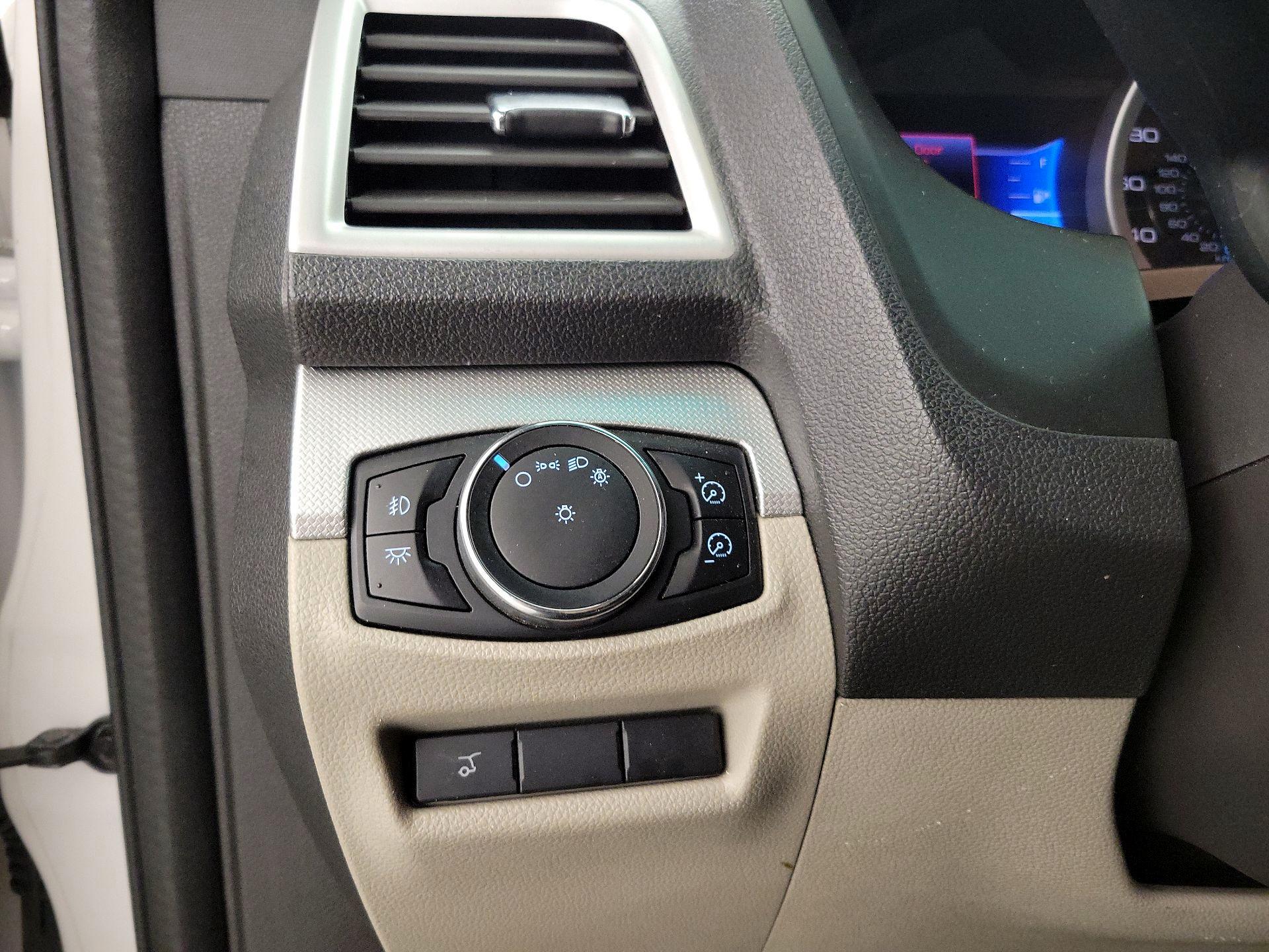 Thumbnail: 2013 Ford Explorer - 13