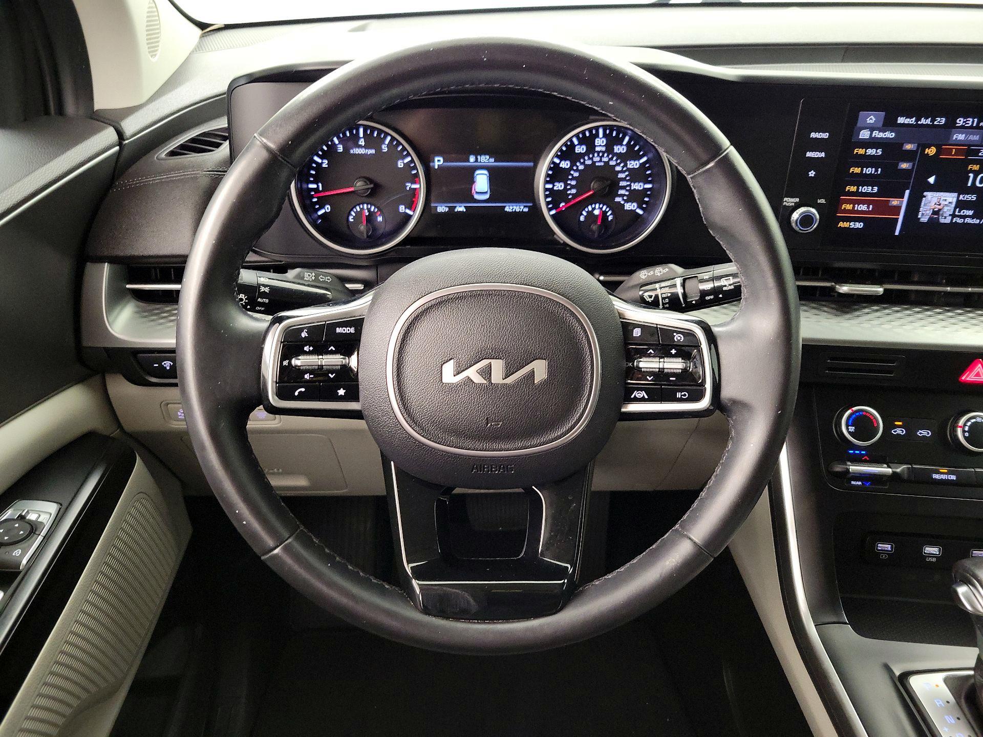 Thumbnail: 2022 Kia Carnival - 10