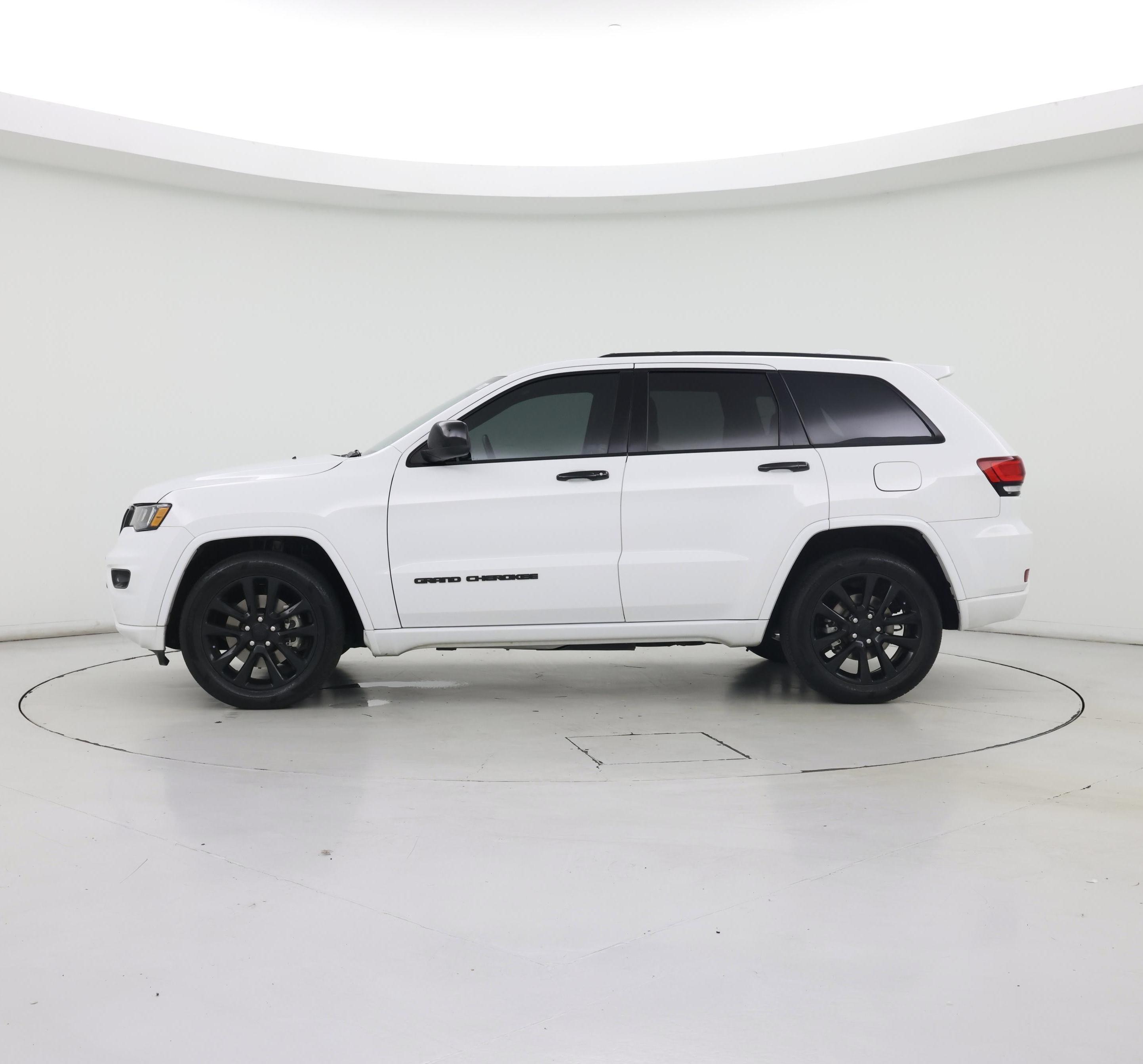Thumbnail: 2021 Jeep Grand Cherokee - 3