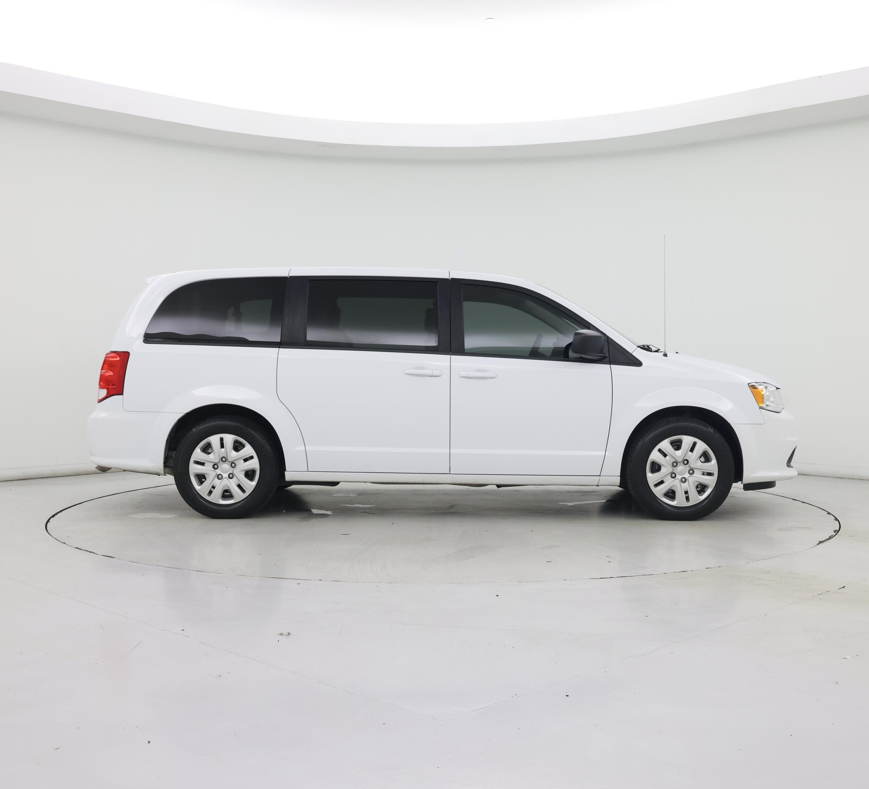 Thumbnail: 2018 Dodge Grand Caravan - 7