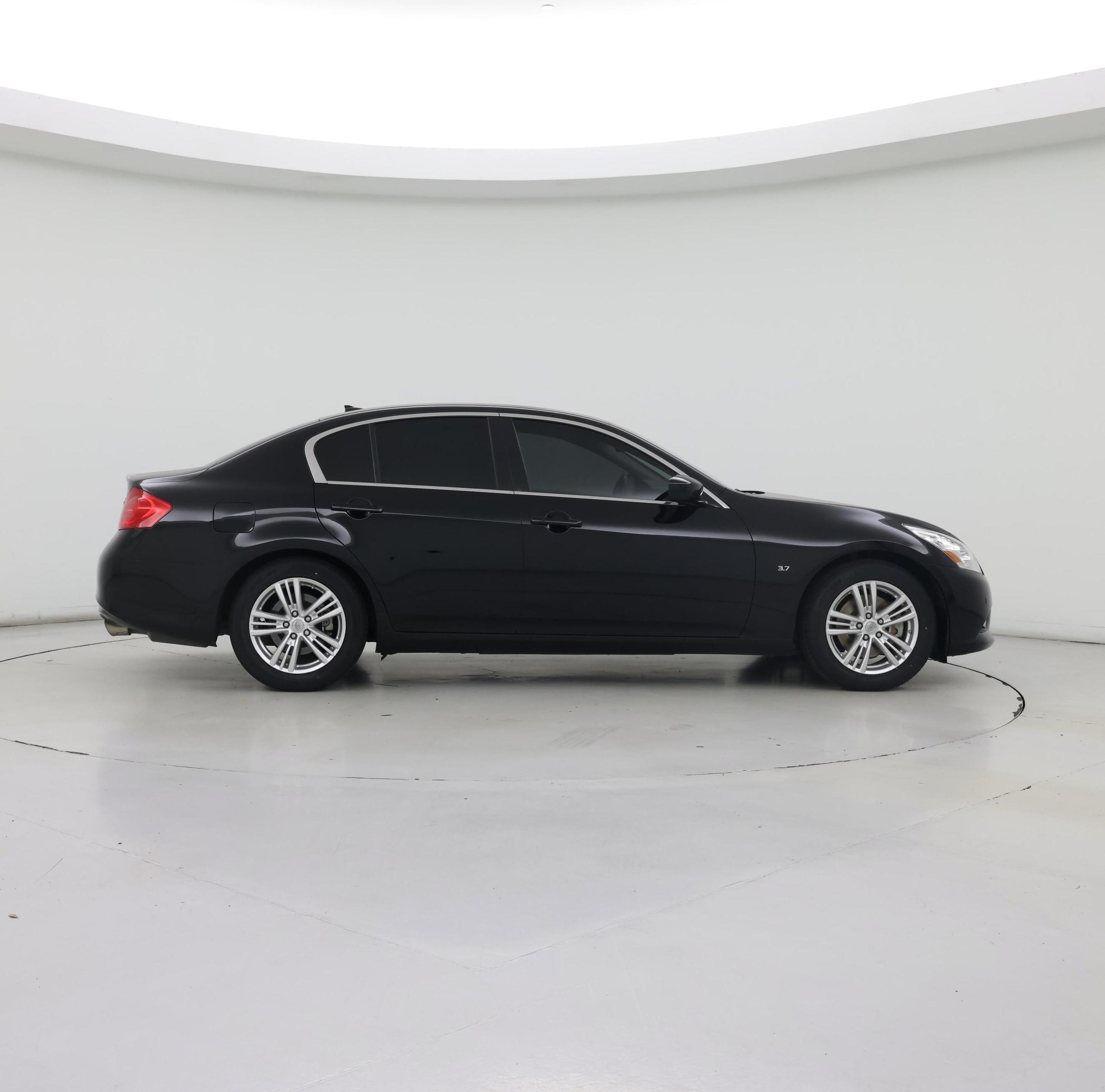 Thumbnail: 2015 INFINITI  - 7