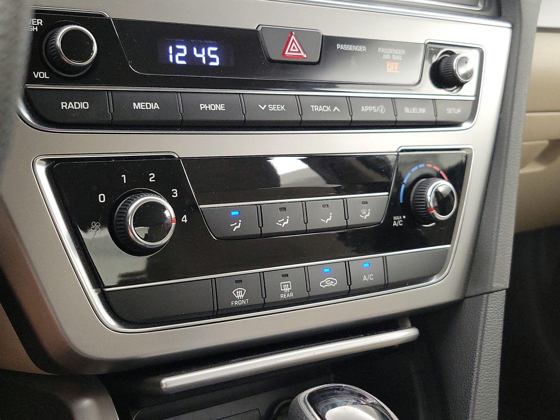 Thumbnail: 2016 Hyundai Sonata - 16