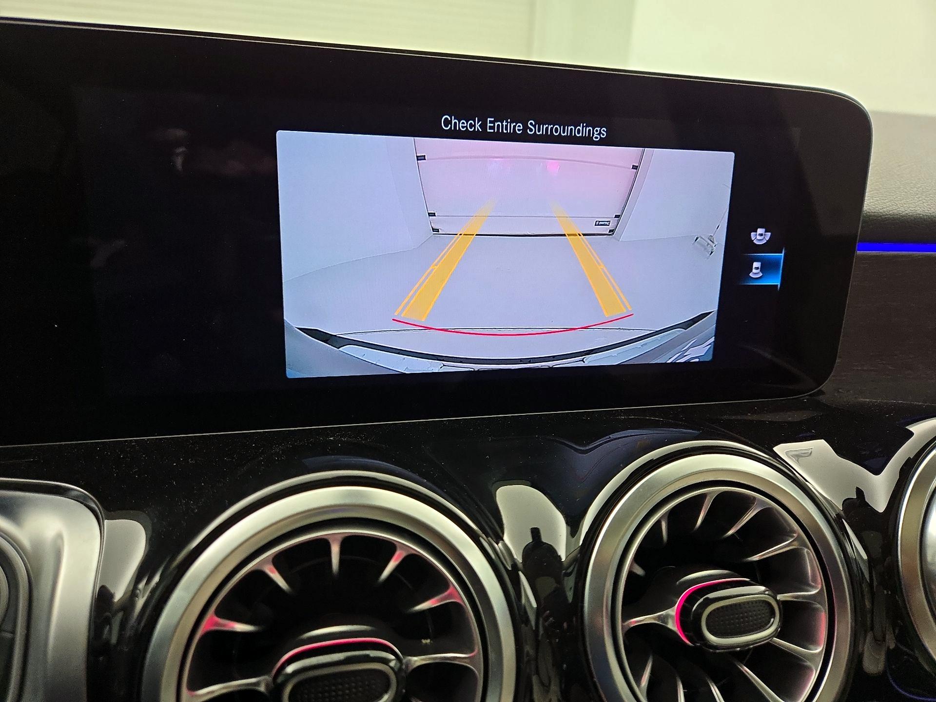 Thumbnail: 2023 Mercedes-Benz GLB - 14