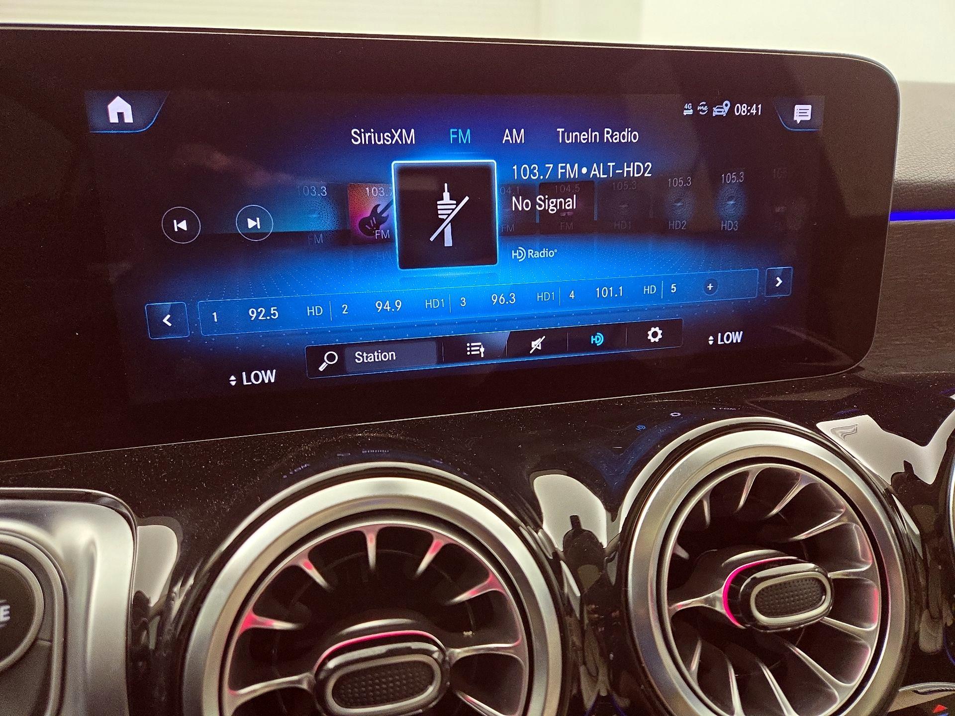 Thumbnail: 2023 Mercedes-Benz GLB - 15