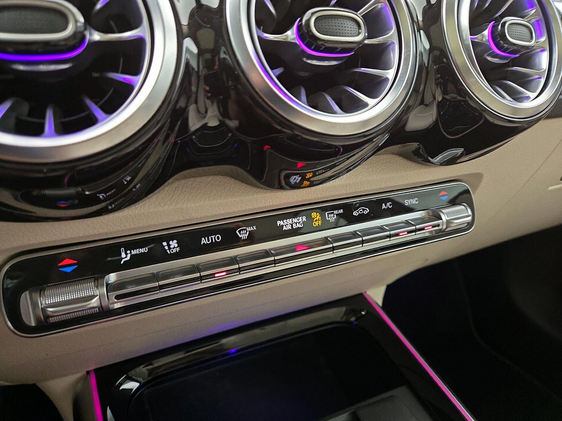 Thumbnail: 2023 Mercedes-Benz GLB - 16