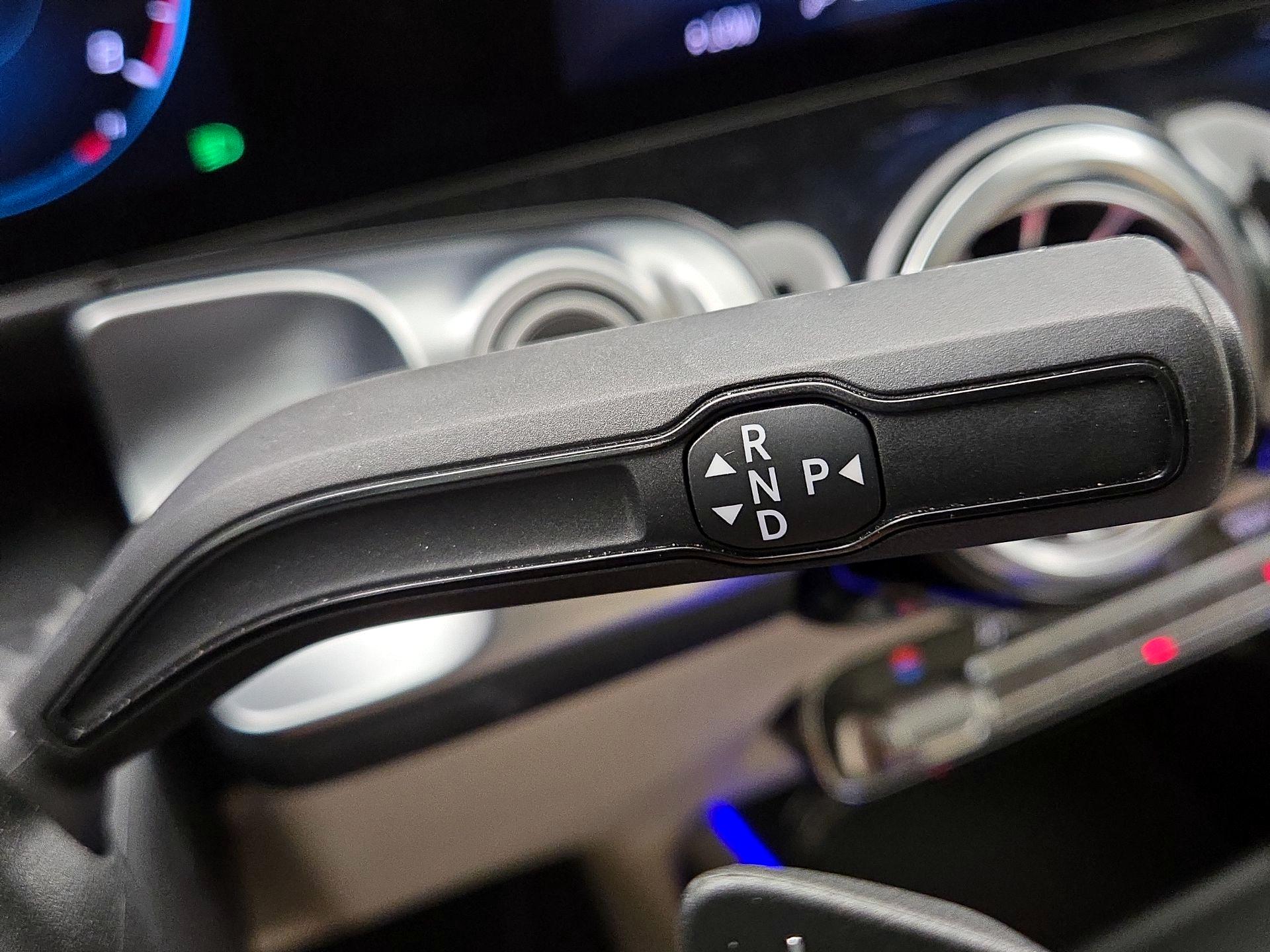 Thumbnail: 2023 Mercedes-Benz GLB - 17