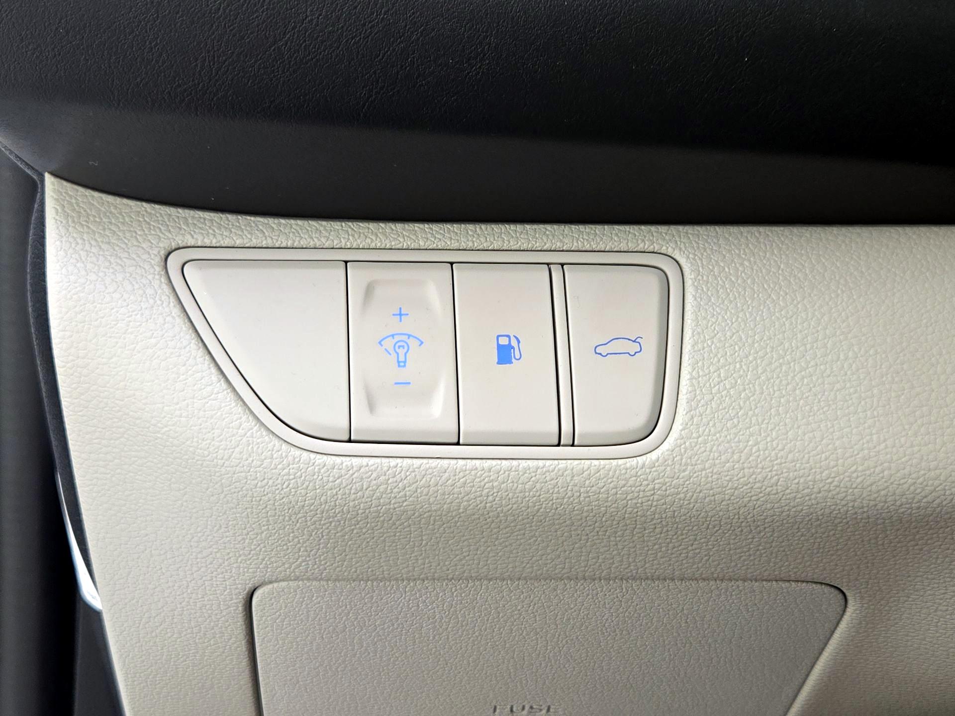 Thumbnail: 2023 Genesis G70 - 13