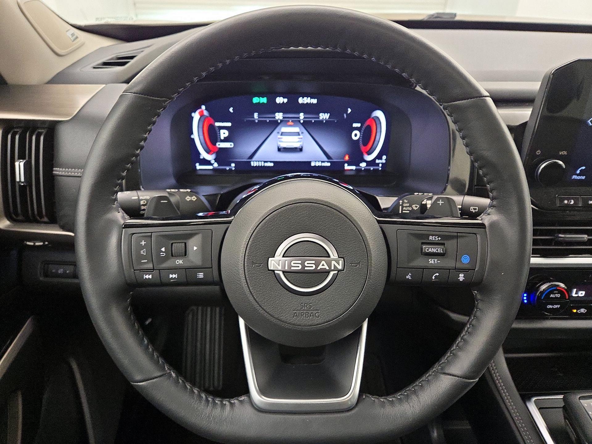 Thumbnail: 2023 Nissan Pathfinder - 10