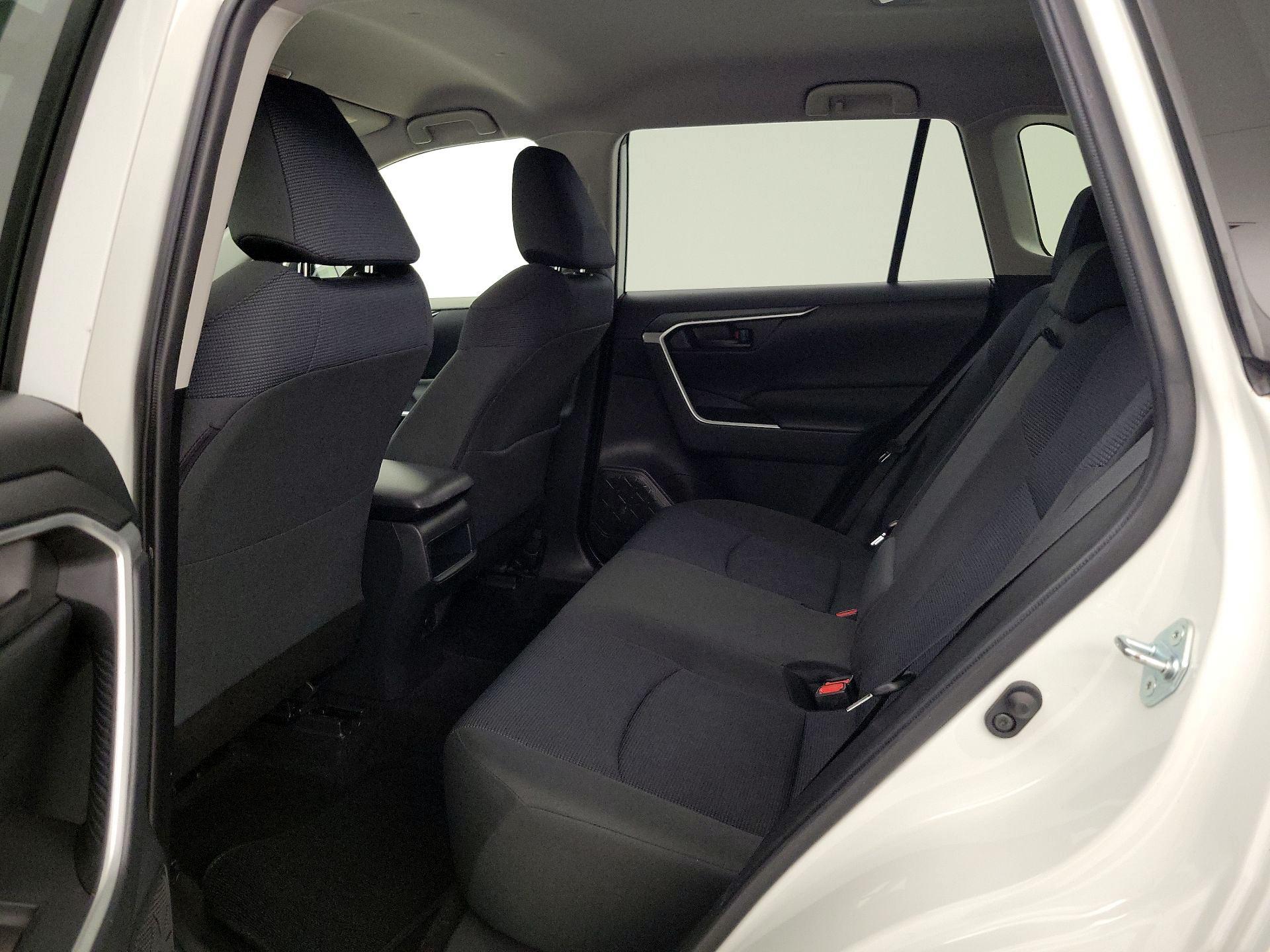 Thumbnail: 2019 Toyota RAV4 - 18