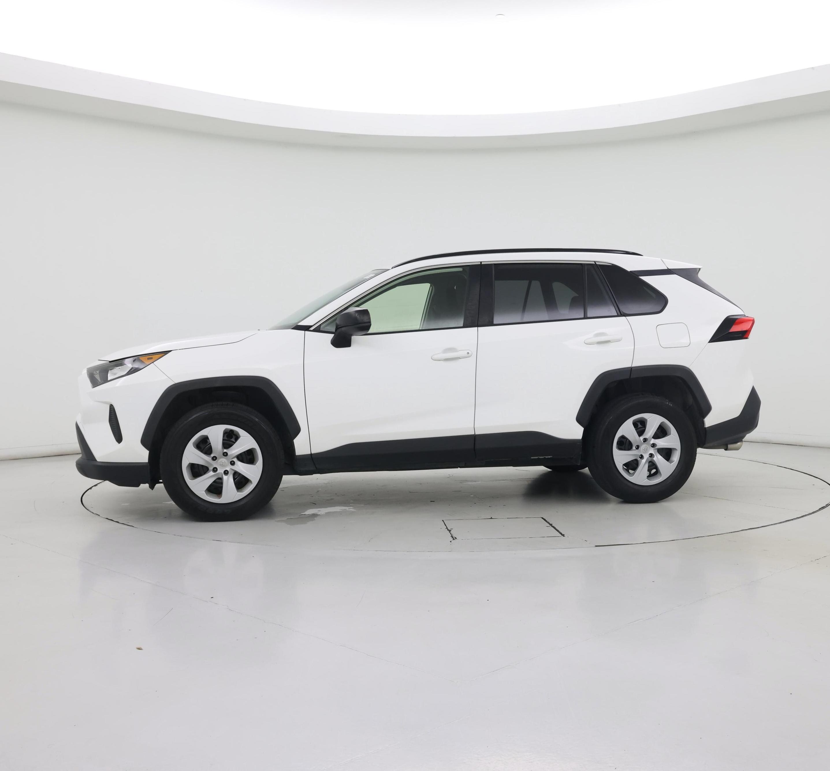 Thumbnail: 2019 Toyota RAV4 - 3