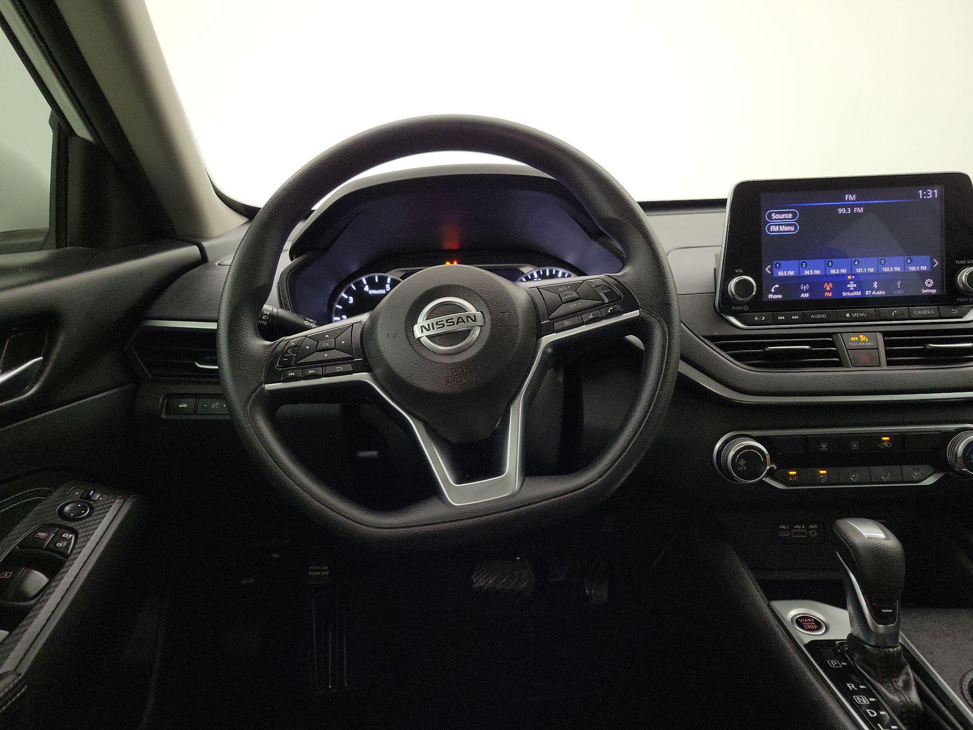 Thumbnail: 2020 Nissan Altima - 10