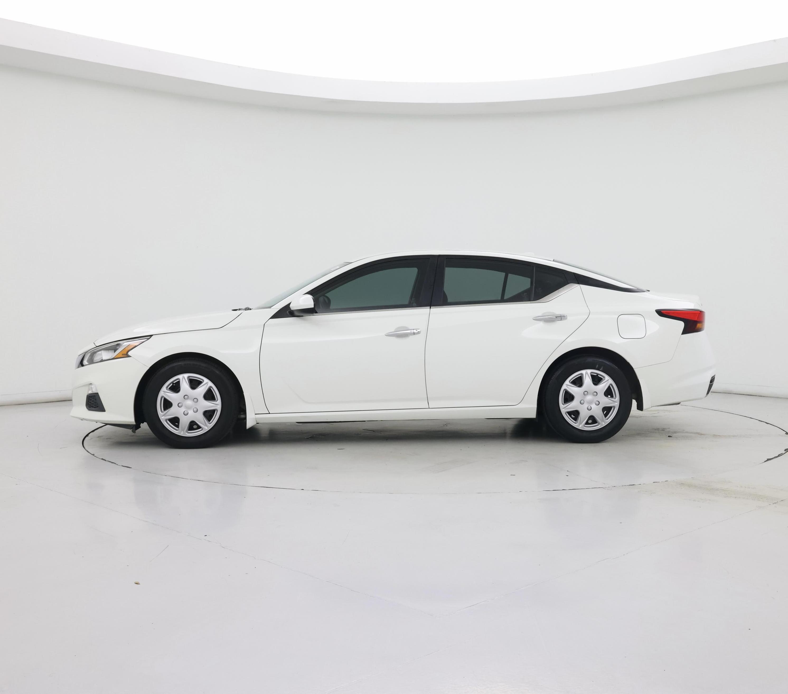 Thumbnail: 2020 Nissan Altima - 3