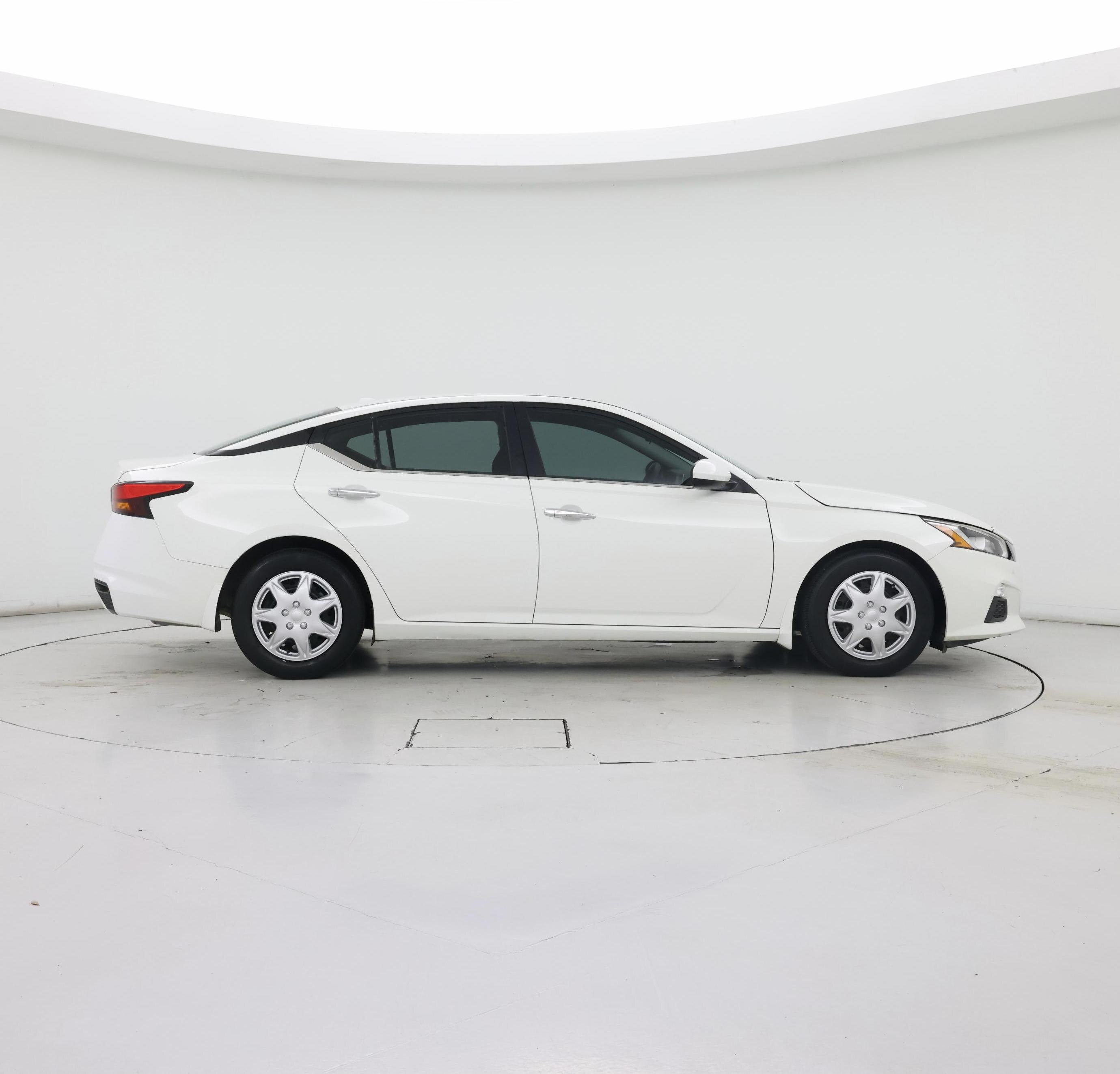 Thumbnail: 2020 Nissan Altima - 7