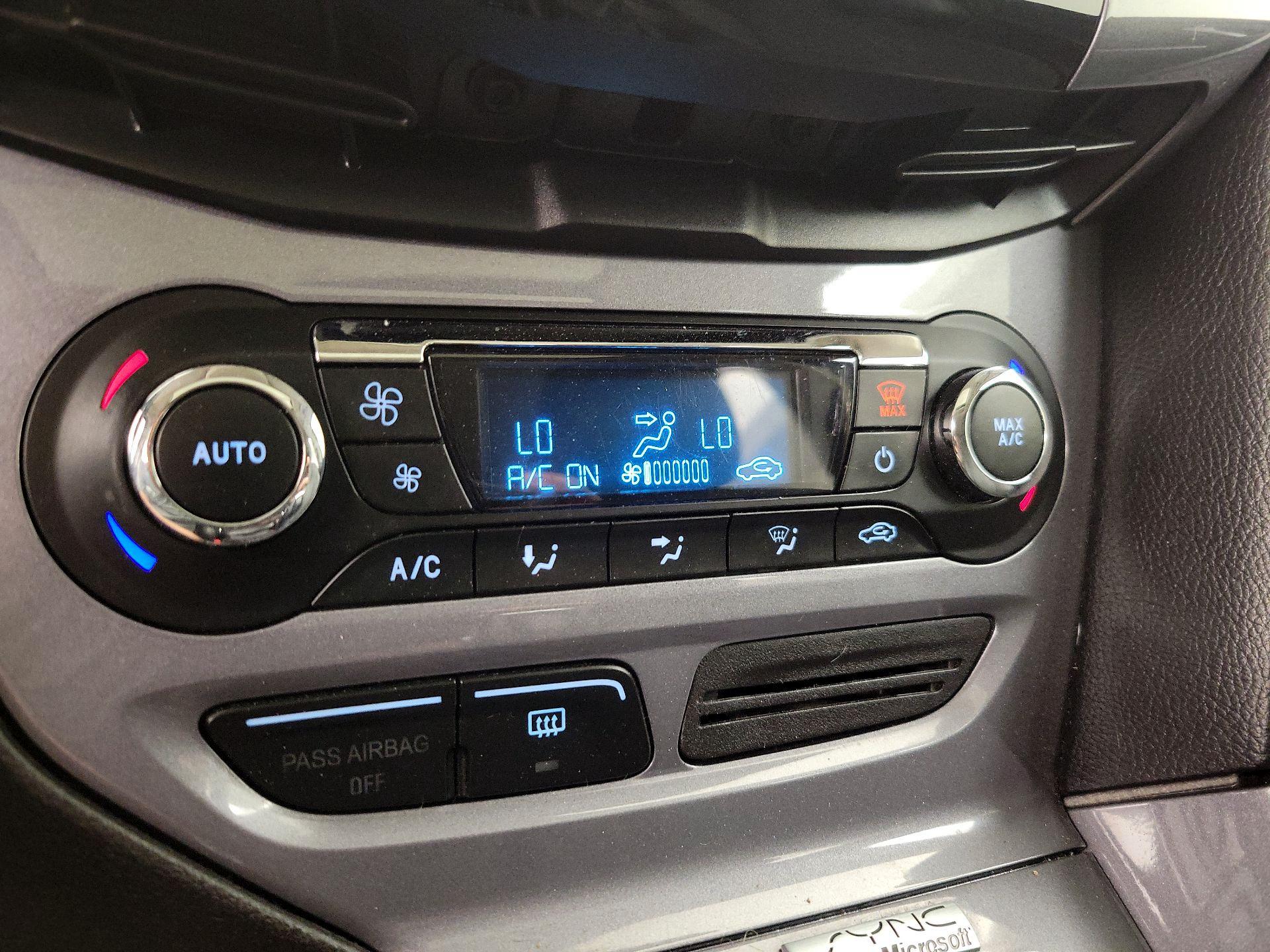 Thumbnail: 2014 Ford Focus - 17