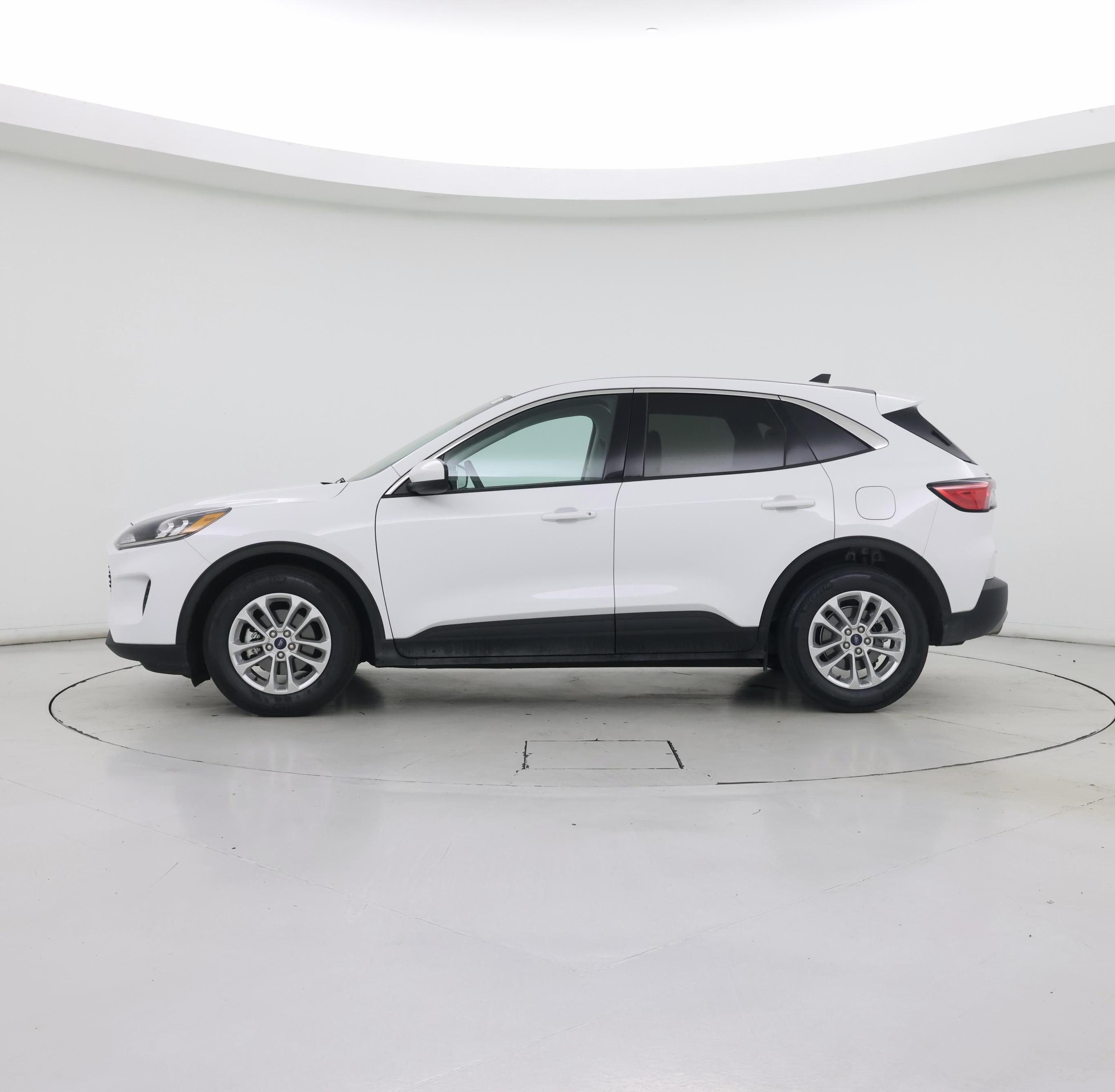 Thumbnail: 2021 Ford Escape - 3
