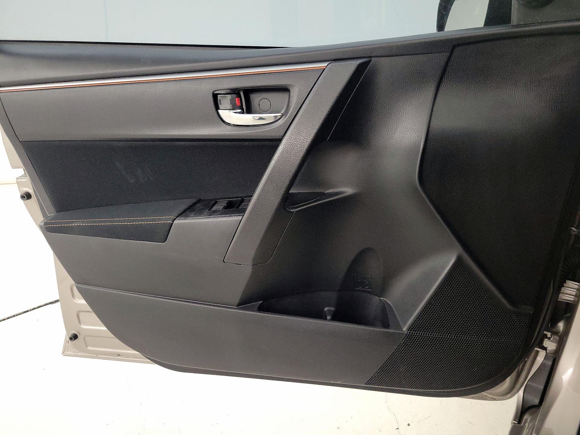 Thumbnail: 2014 Toyota Corolla - 12