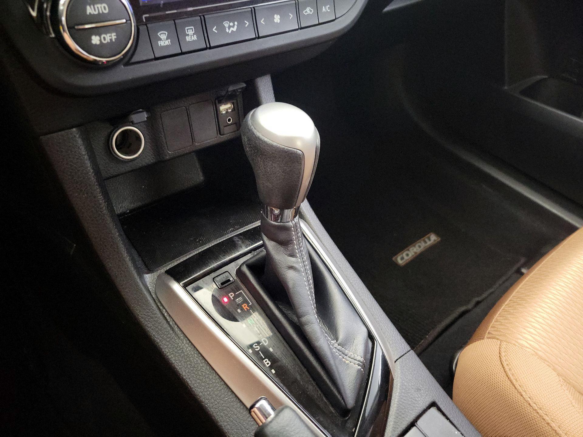 Thumbnail: 2014 Toyota Corolla - 17