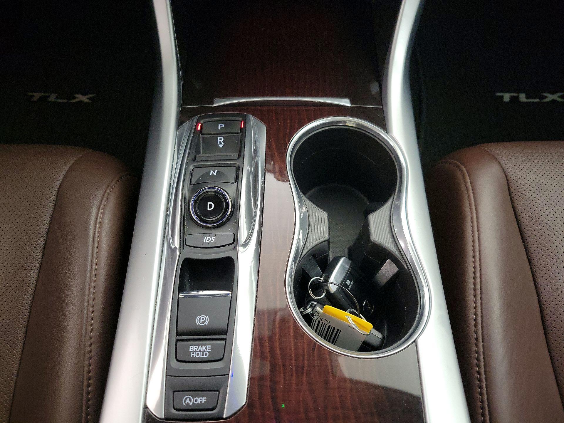 Thumbnail: 2017 Acura TLX - 18