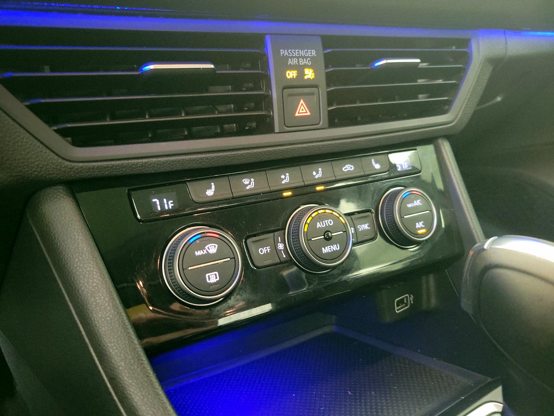 Thumbnail: 2019 Volkswagen Jetta - 16