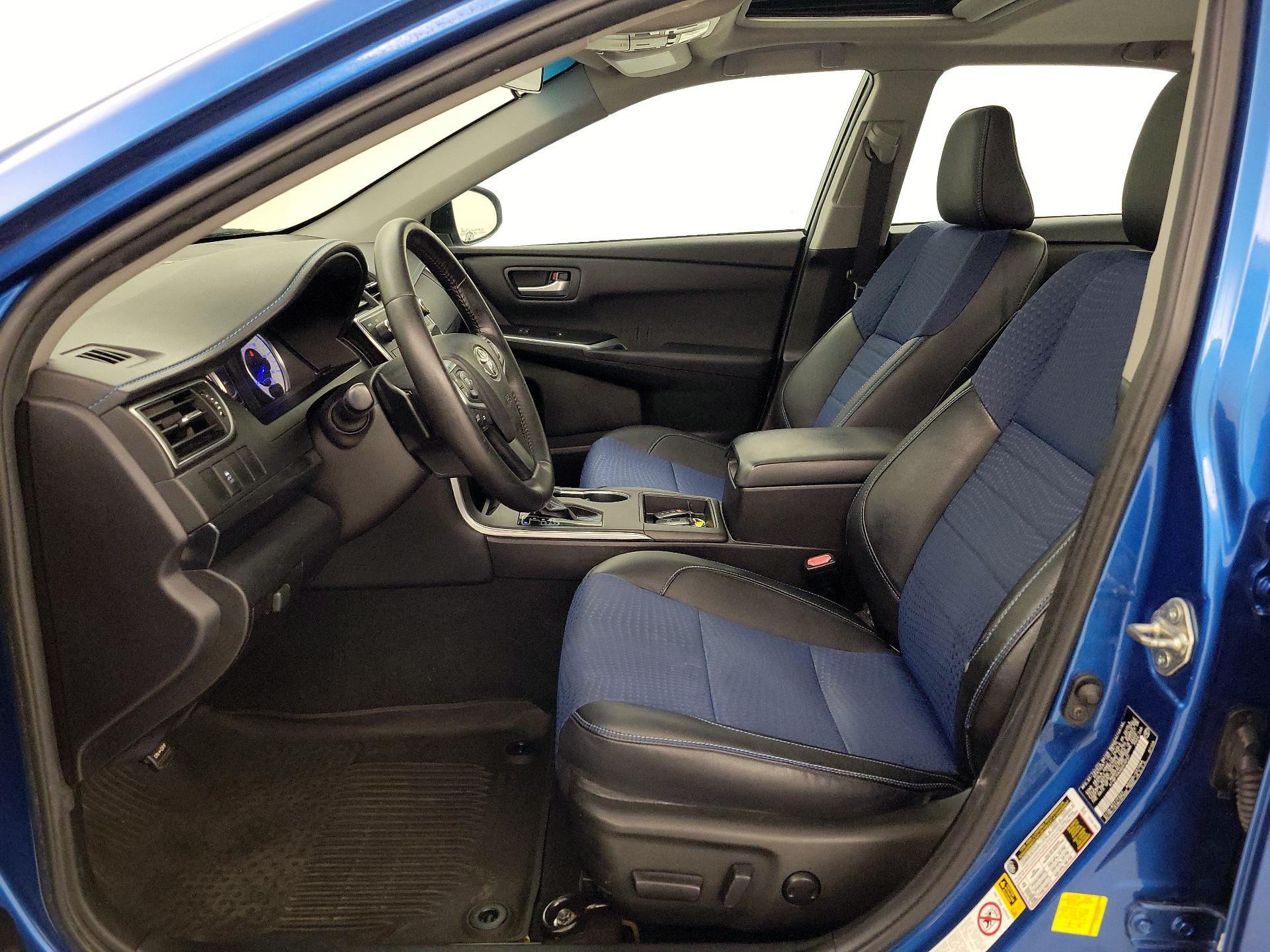 Thumbnail: 2016 Toyota Camry - 11