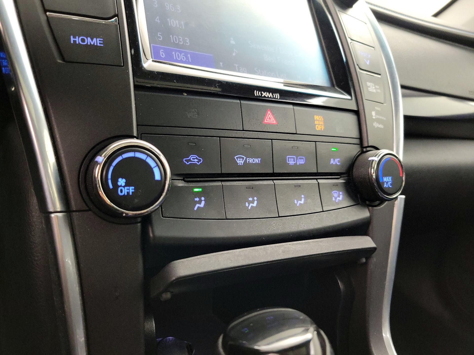 Thumbnail: 2016 Toyota Camry - 16