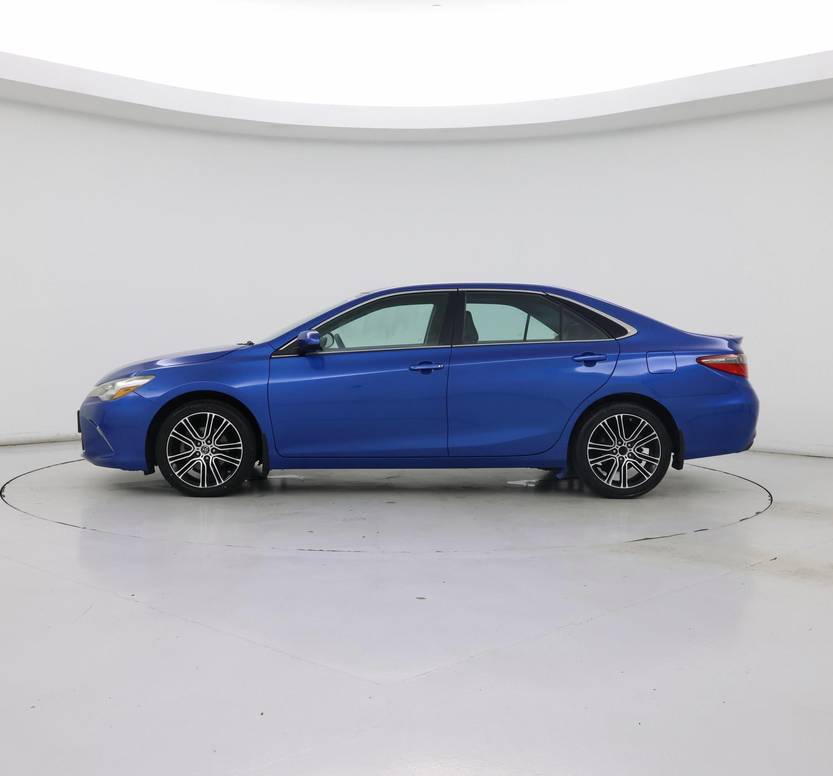 Thumbnail: 2016 Toyota Camry - 3