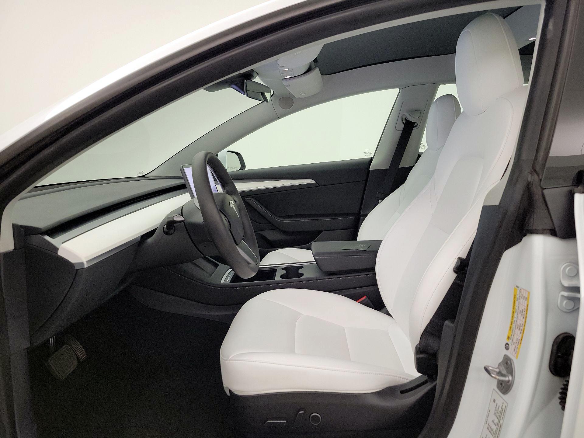 Thumbnail: 2022 Tesla Model 3 - 11