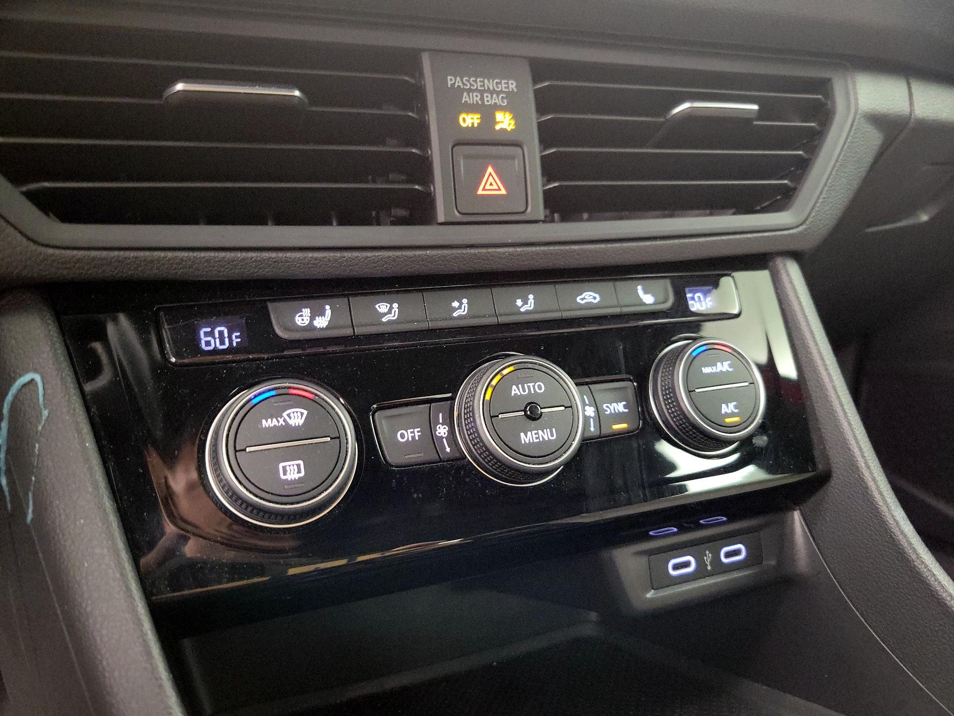 Thumbnail: 2021 Volkswagen Jetta - 16