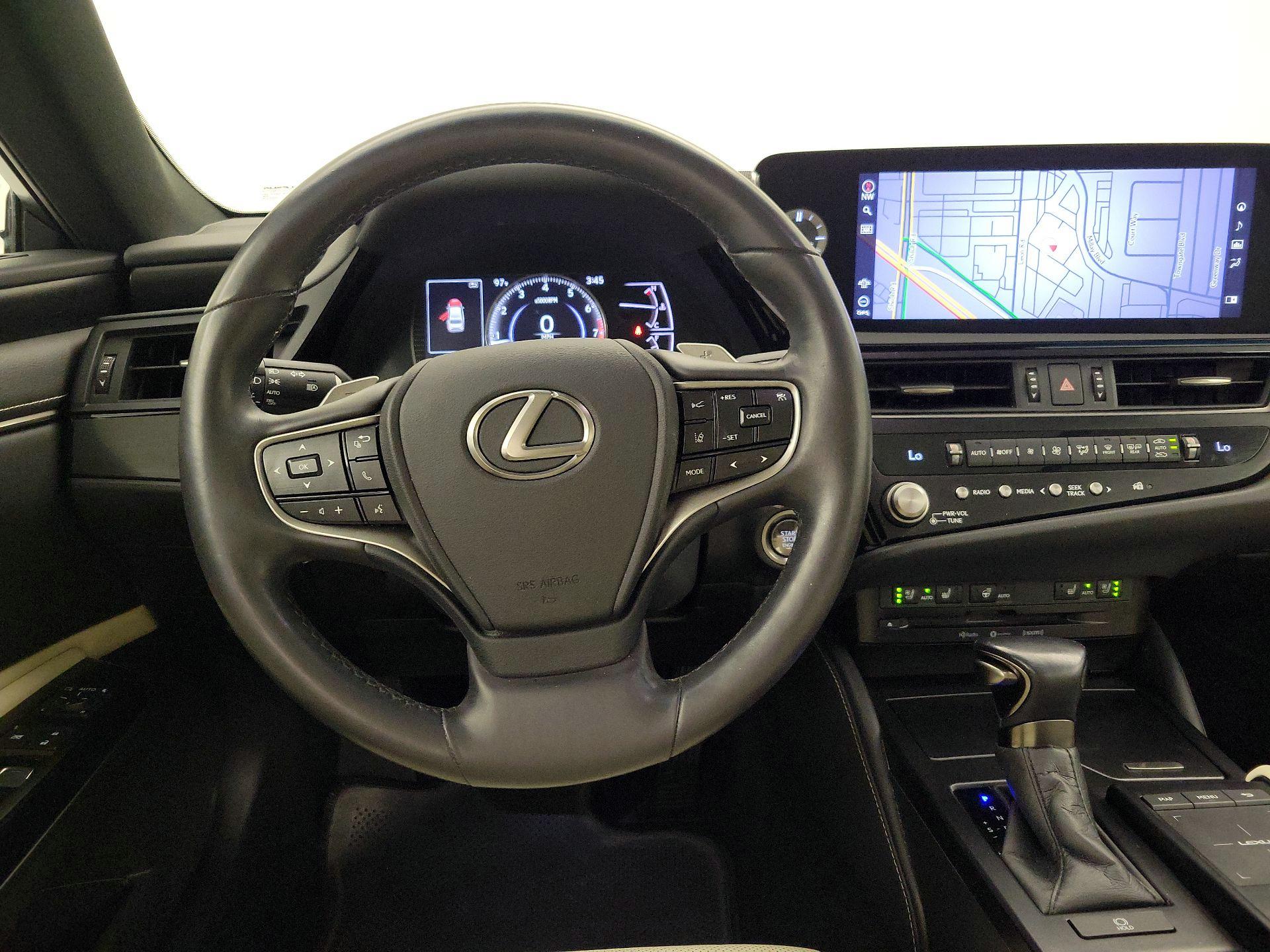 Thumbnail: 2022 Lexus ES - 10