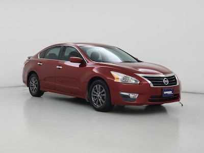 Red 2015 Nissan Altima S