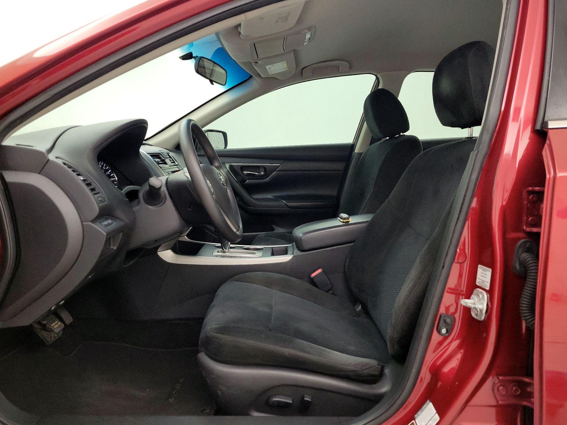 Thumbnail: 2015 Nissan Altima - 11