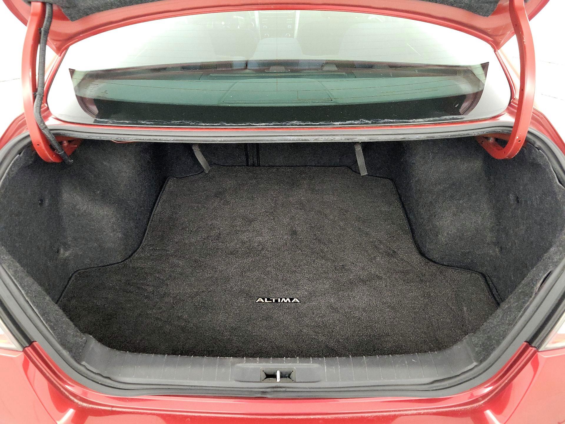 Thumbnail: 2015 Nissan Altima - 19