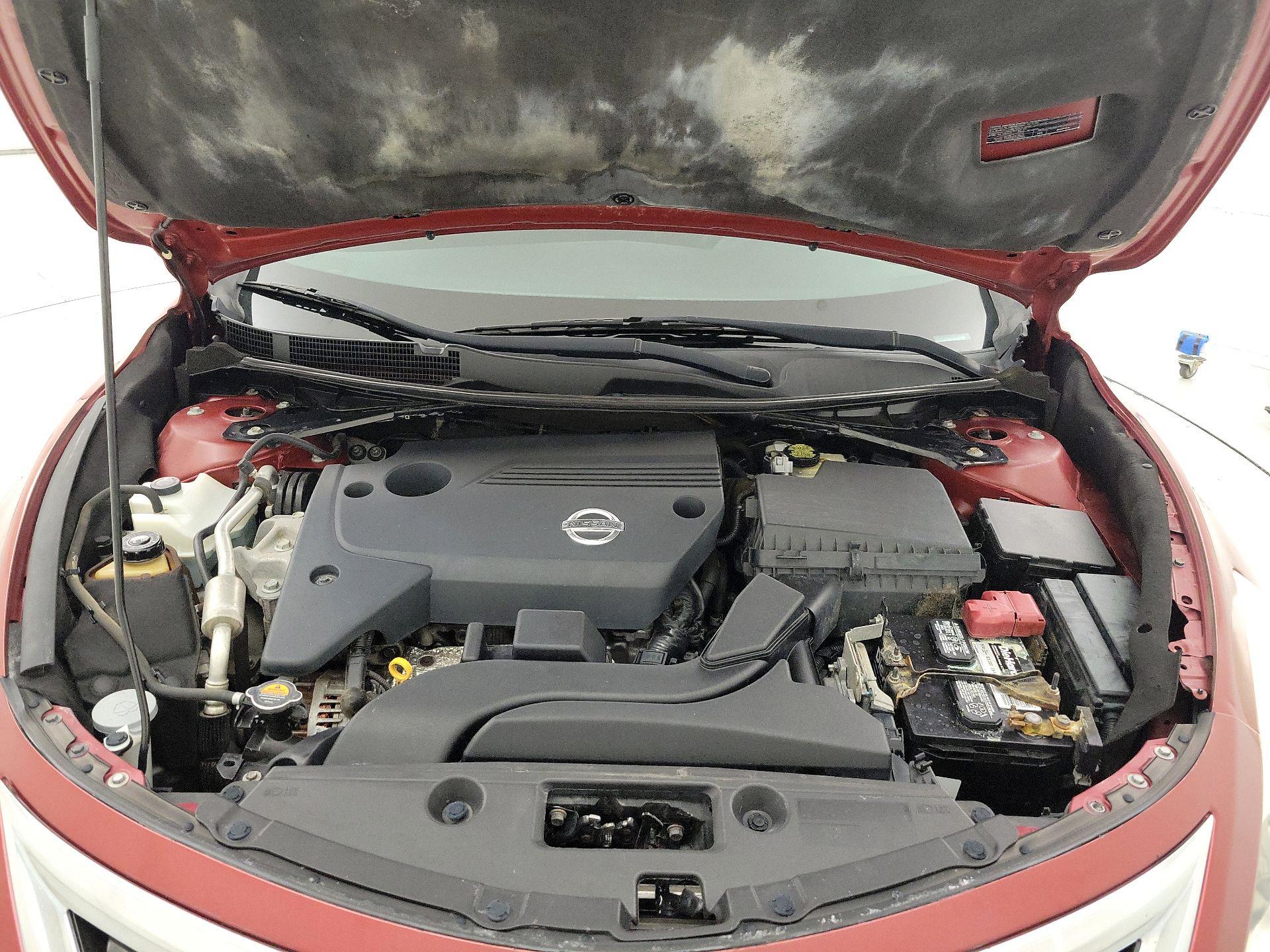 Thumbnail: 2015 Nissan Altima - 20