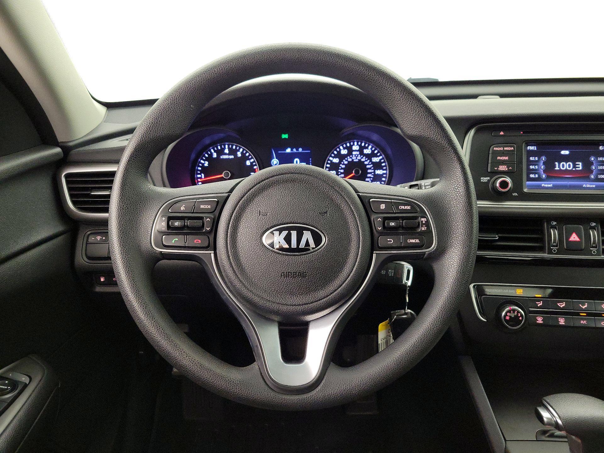 Thumbnail: 2016 Kia Optima - 10