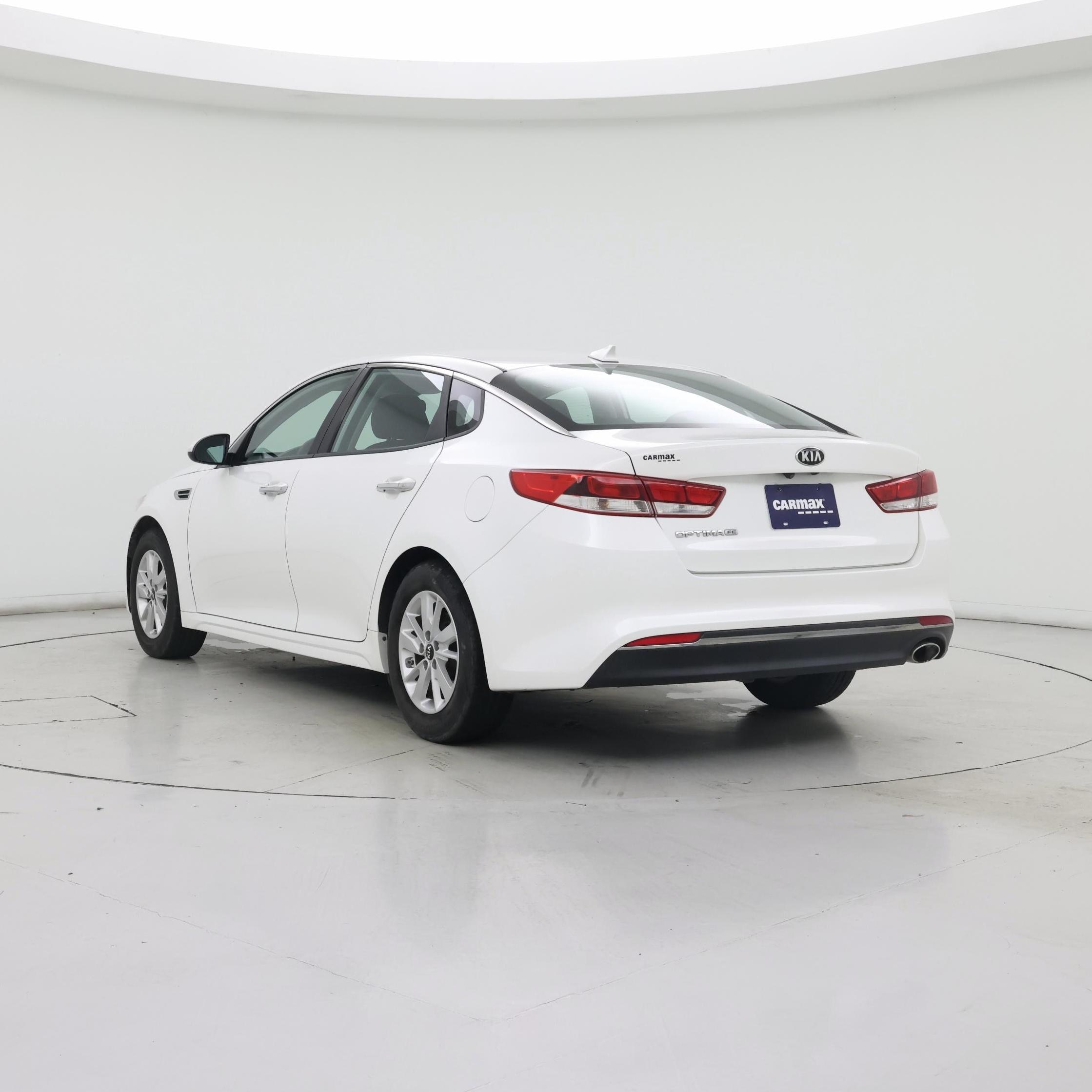 Thumbnail: 2016 Kia Optima - 2