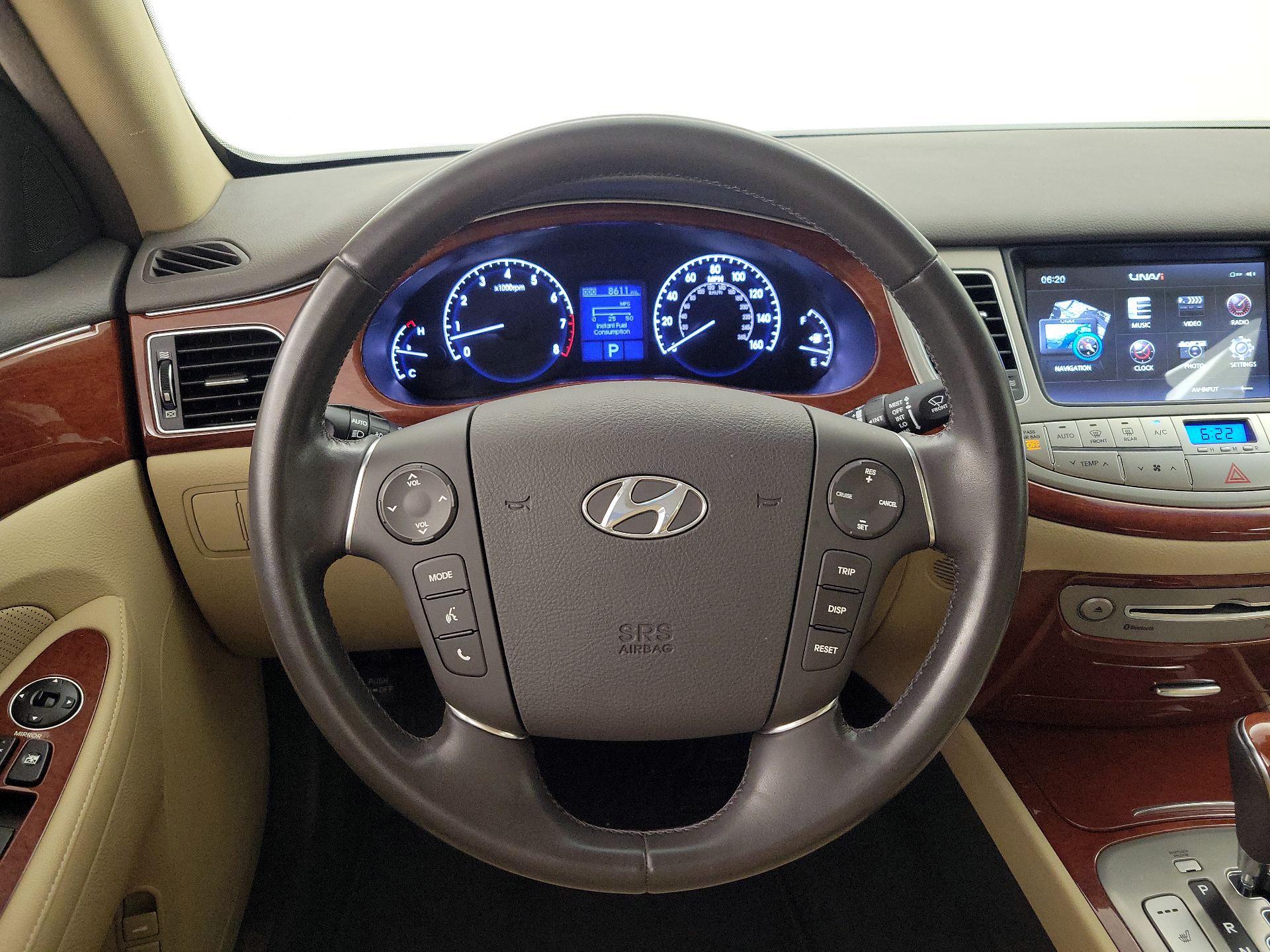 Thumbnail: 2014 Hyundai Genesis - 10