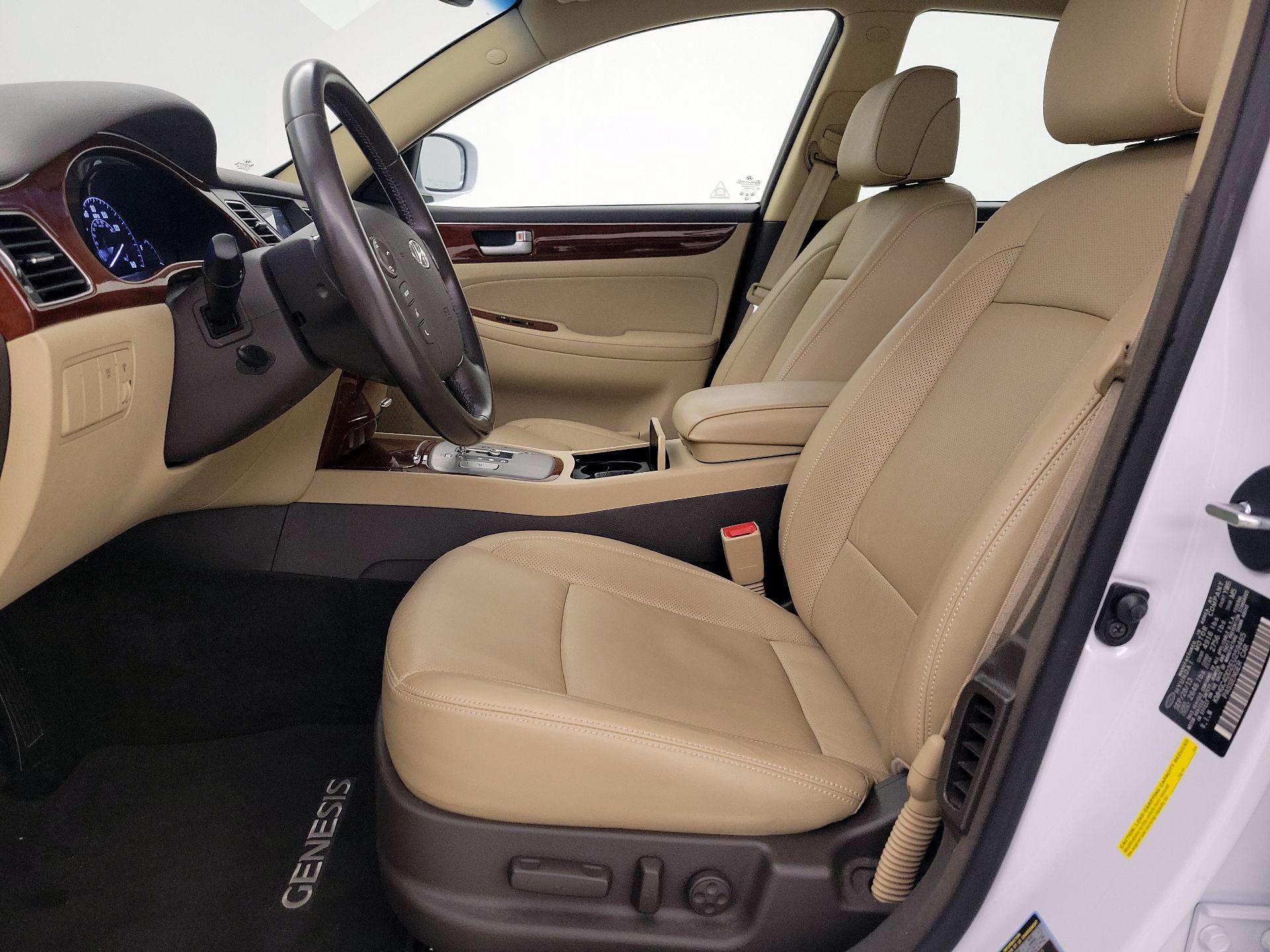 Thumbnail: 2014 Hyundai Genesis - 11