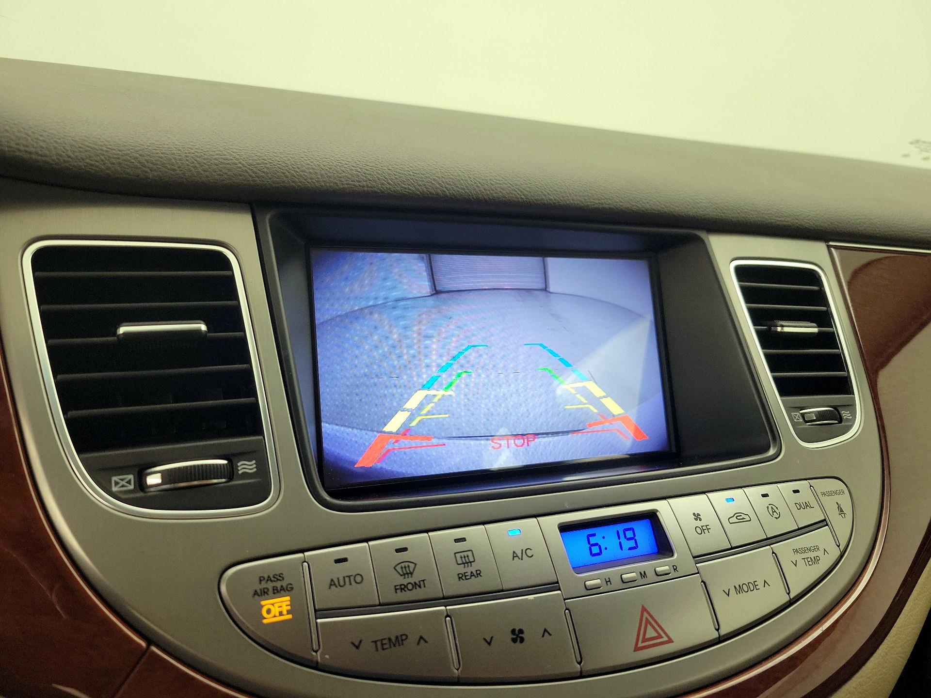 Thumbnail: 2014 Hyundai Genesis - 15