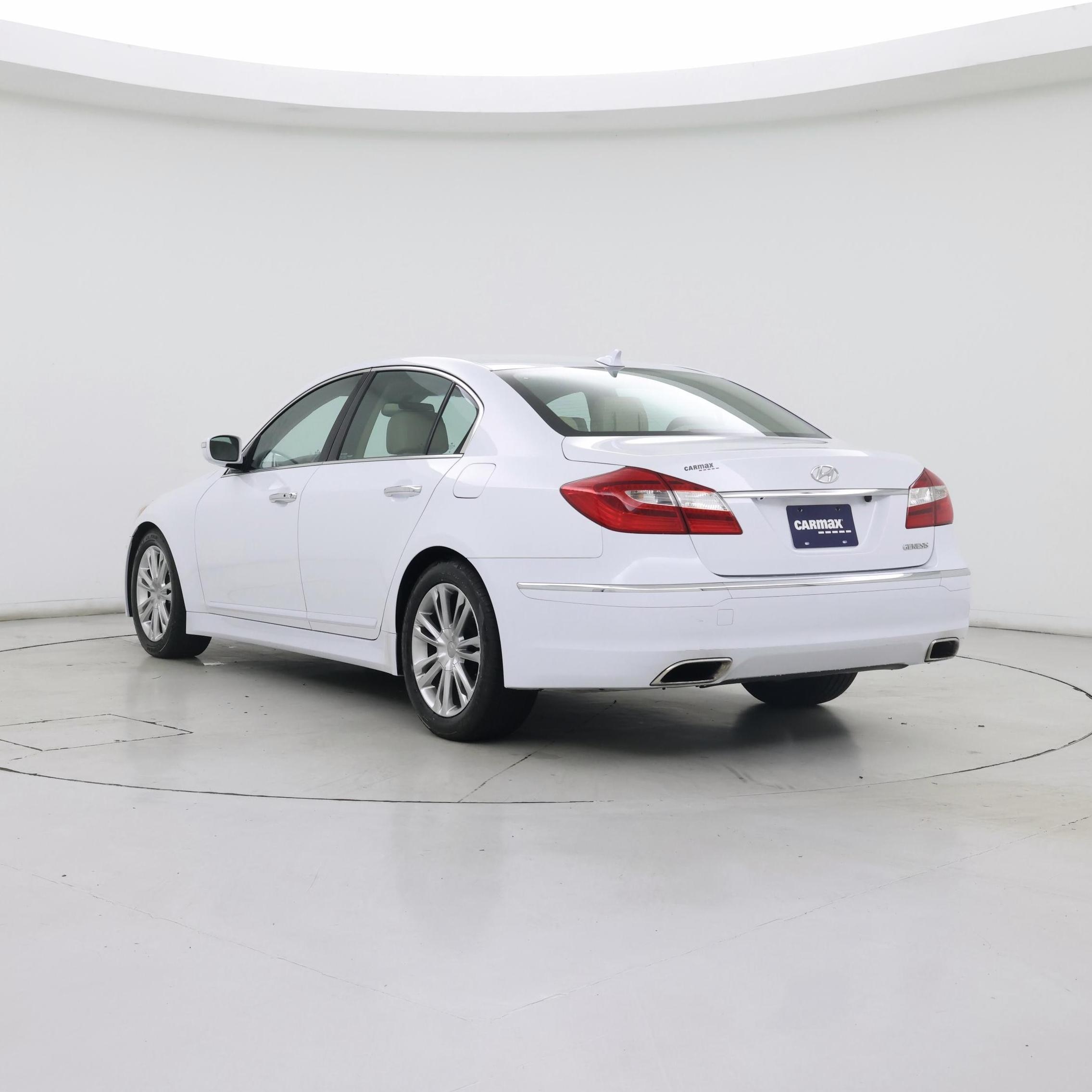 Thumbnail: 2014 Hyundai Genesis - 2