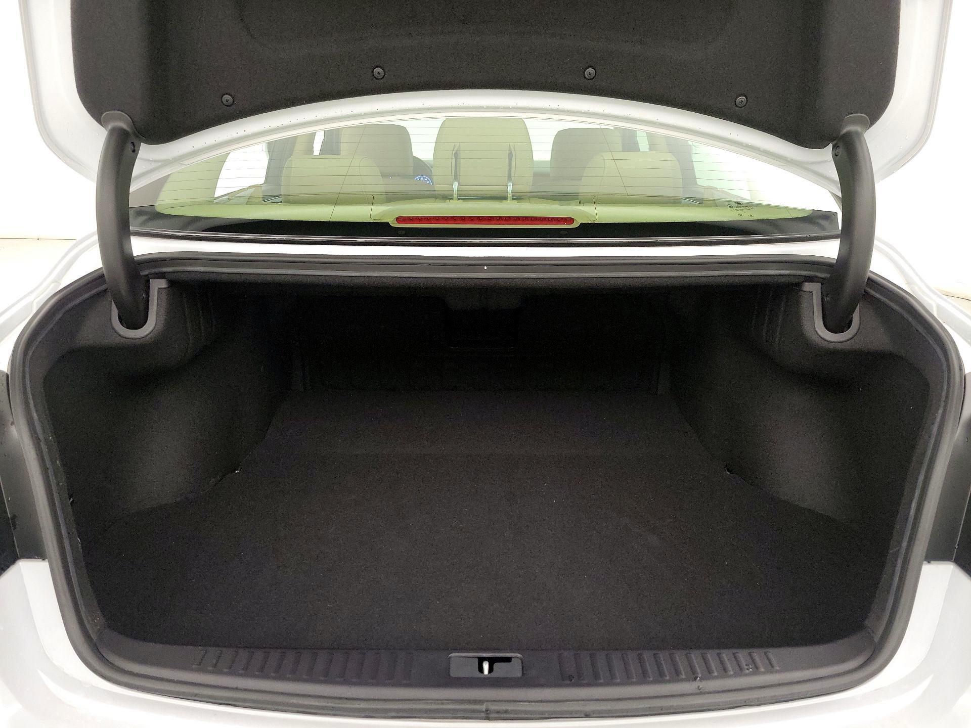 Thumbnail: 2014 Hyundai Genesis - 20
