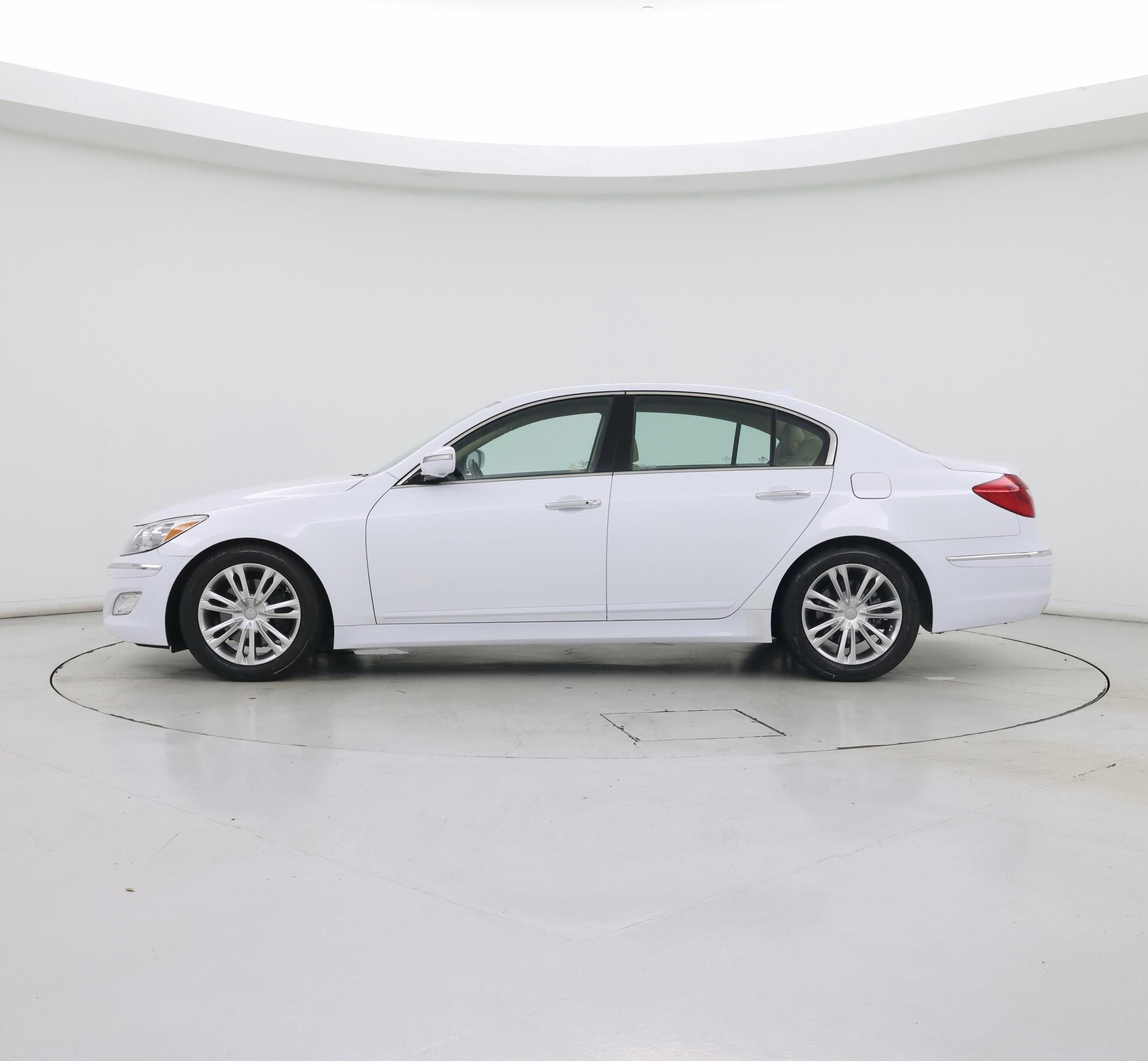 Thumbnail: 2014 Hyundai Genesis - 3