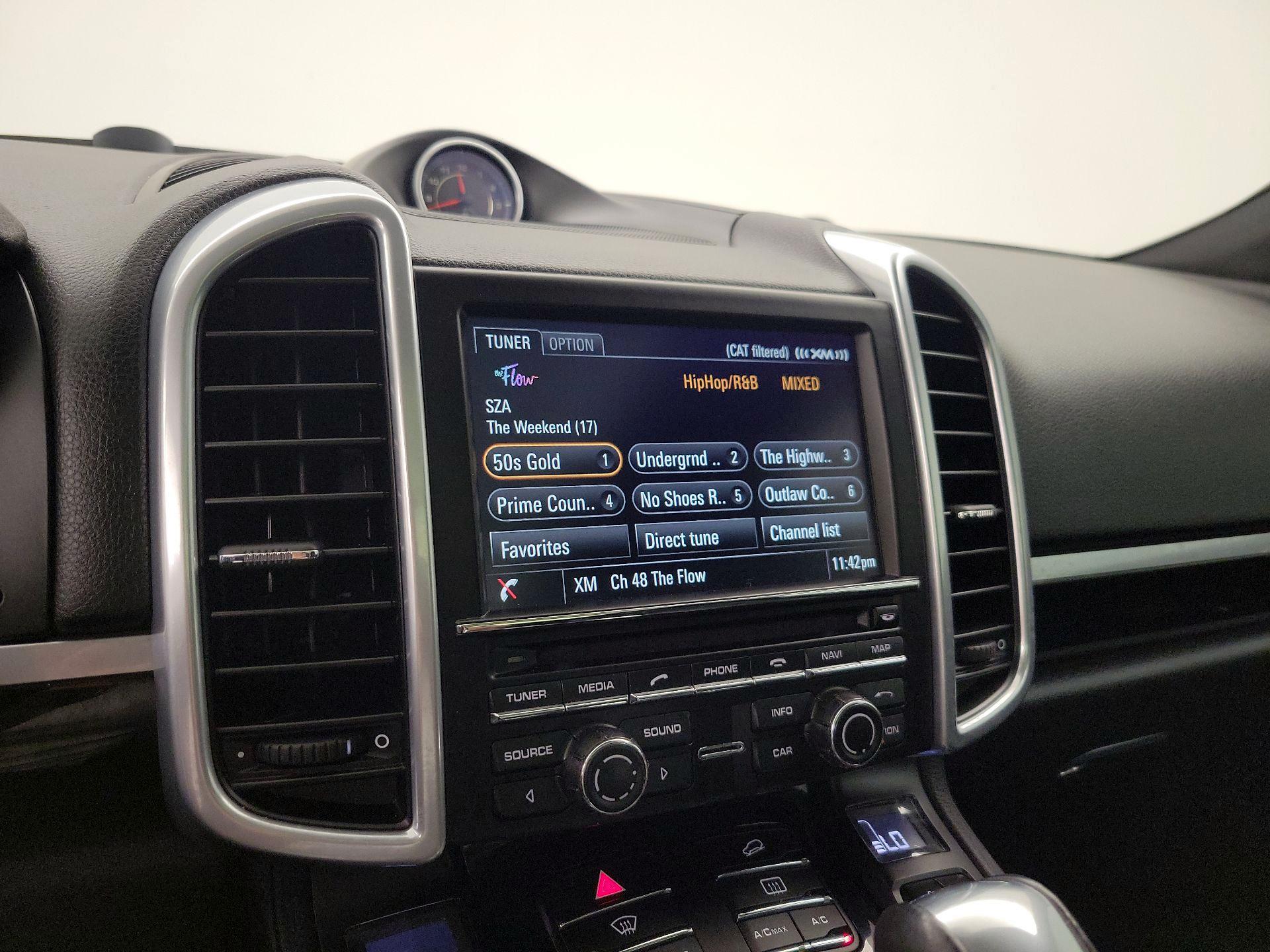 Thumbnail: 2016 Porsche Cayenne - 16