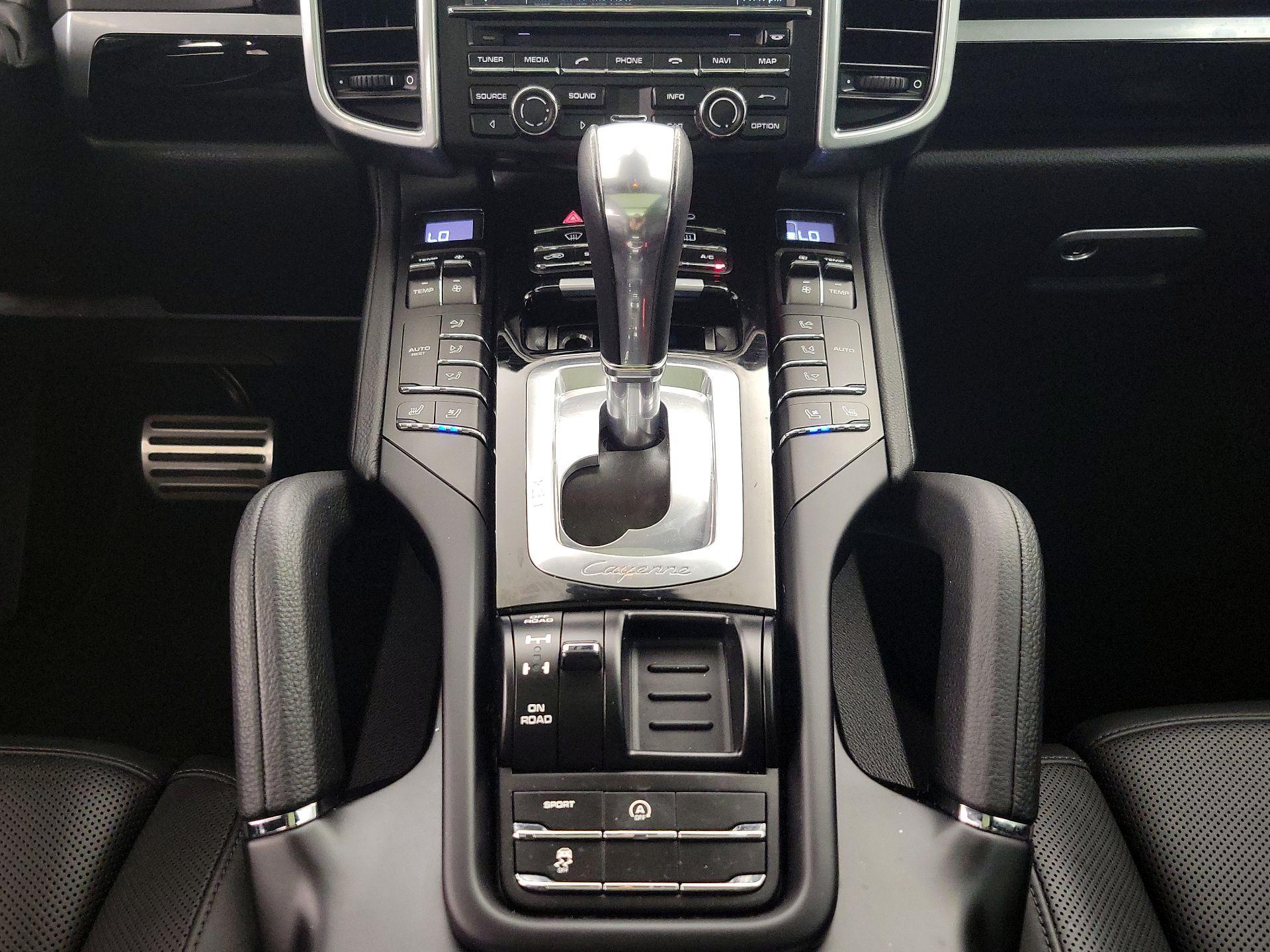Thumbnail: 2016 Porsche Cayenne - 18