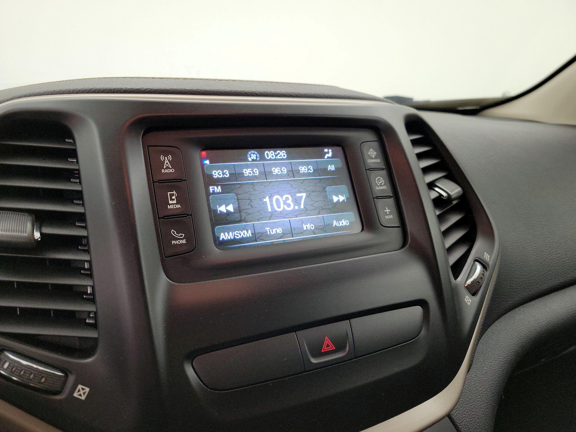 Thumbnail: 2016 Jeep Cherokee - 15