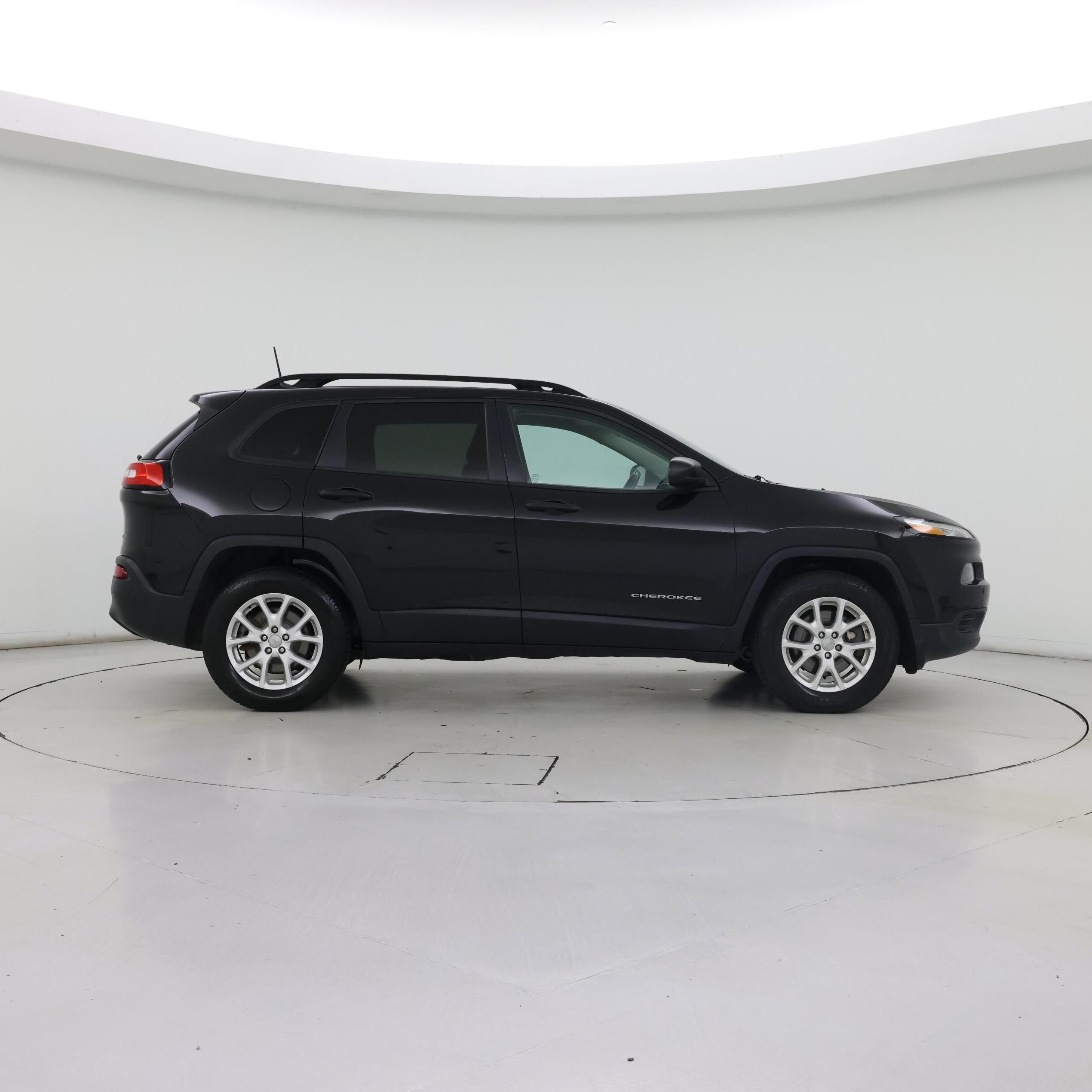 Thumbnail: 2016 Jeep Cherokee - 7