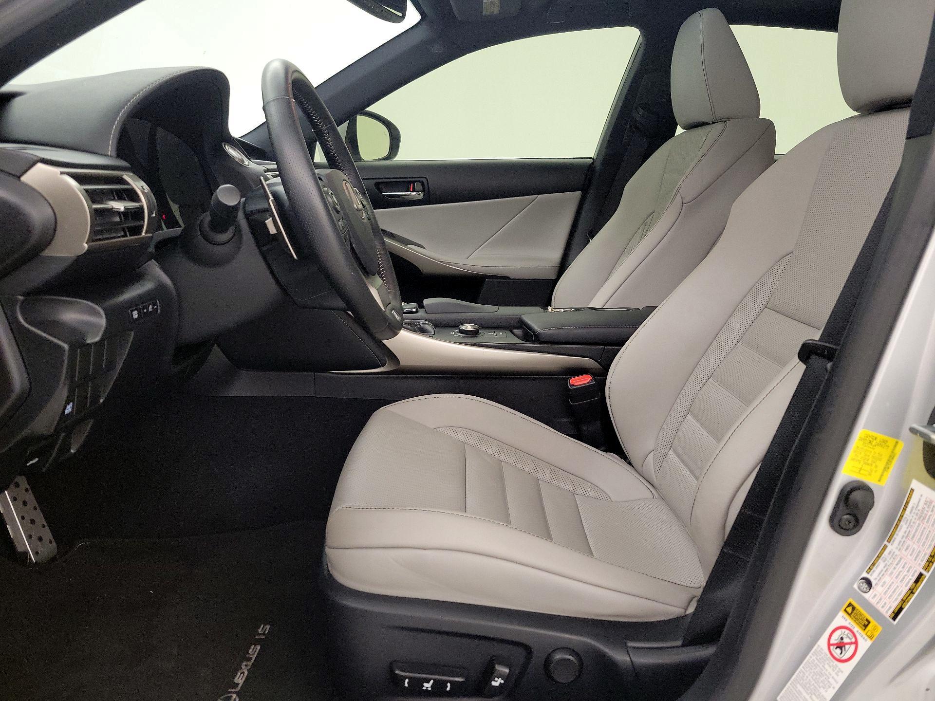 Thumbnail: 2015 Lexus IS - 11
